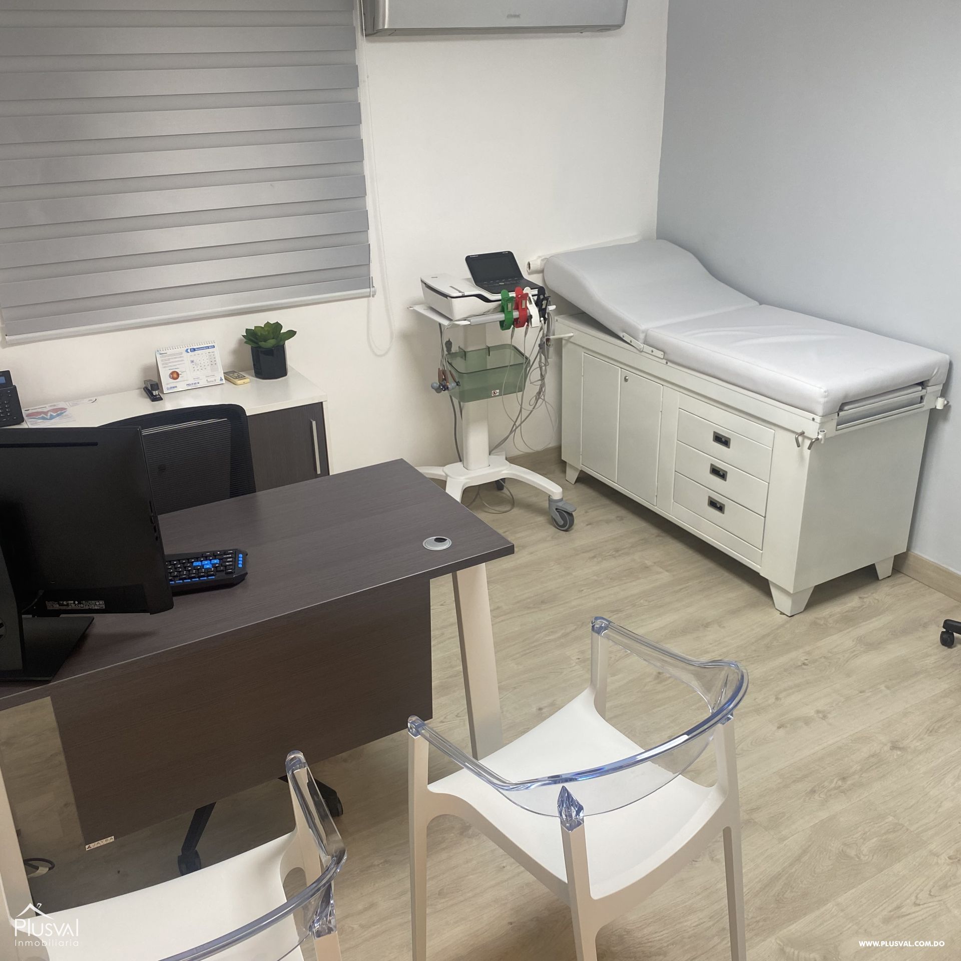 Alquilo local comercial moderno vacío en Bella Vista 403940