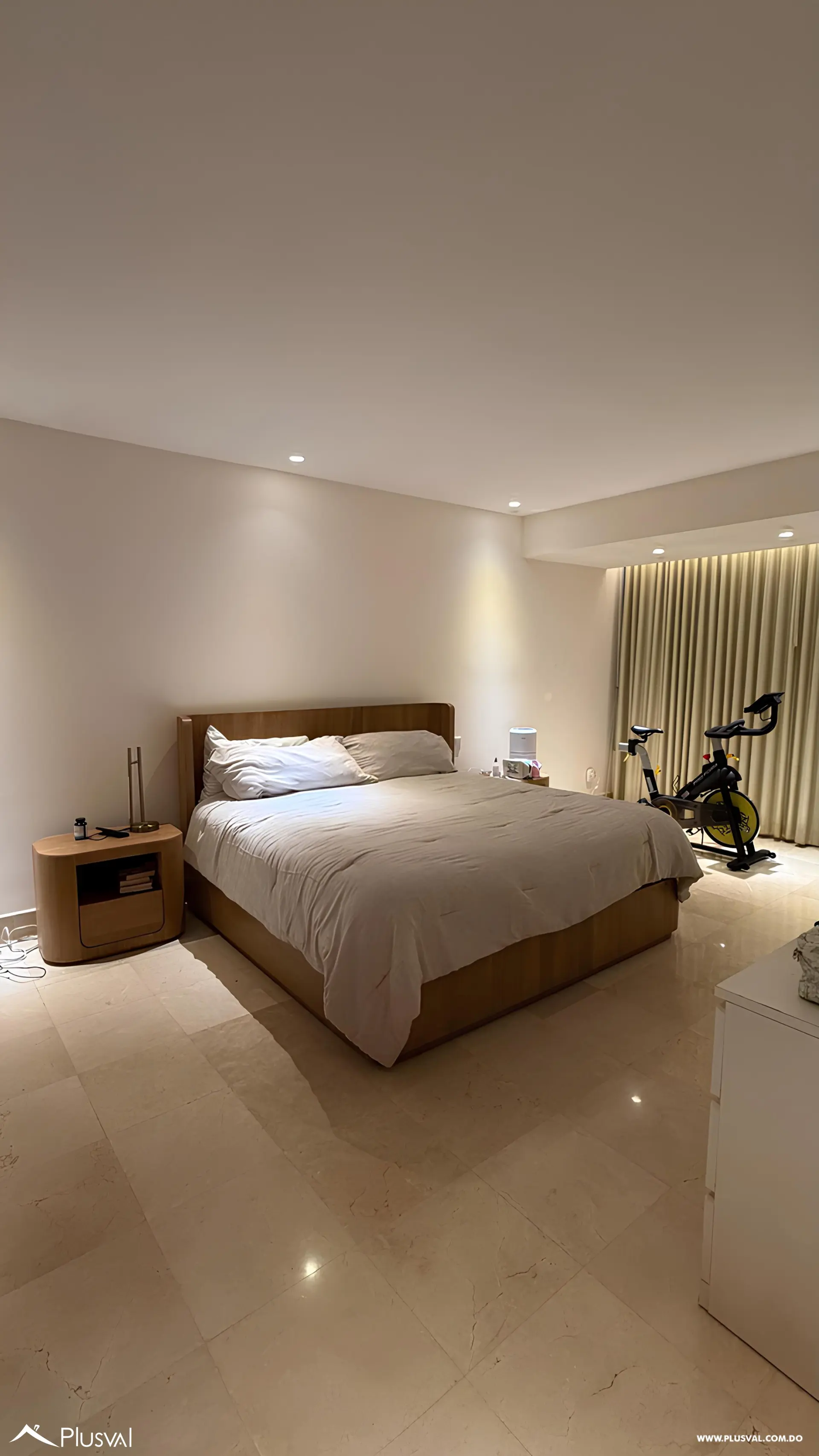 Amplio apartamento en venta de 3 habitaciones. 522017