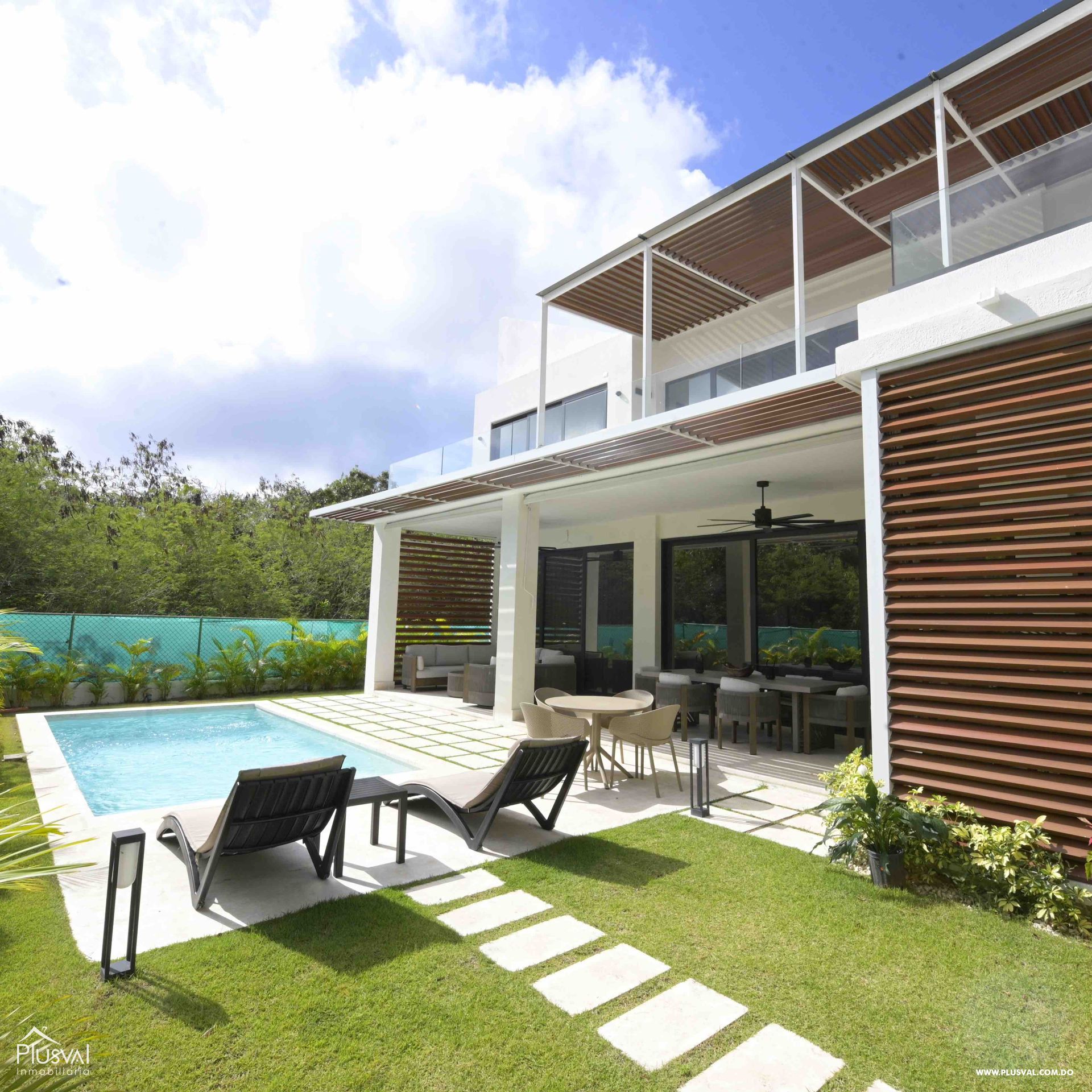 Casa en Venta en Punta Cana Village con 5 habitaciones 408773
