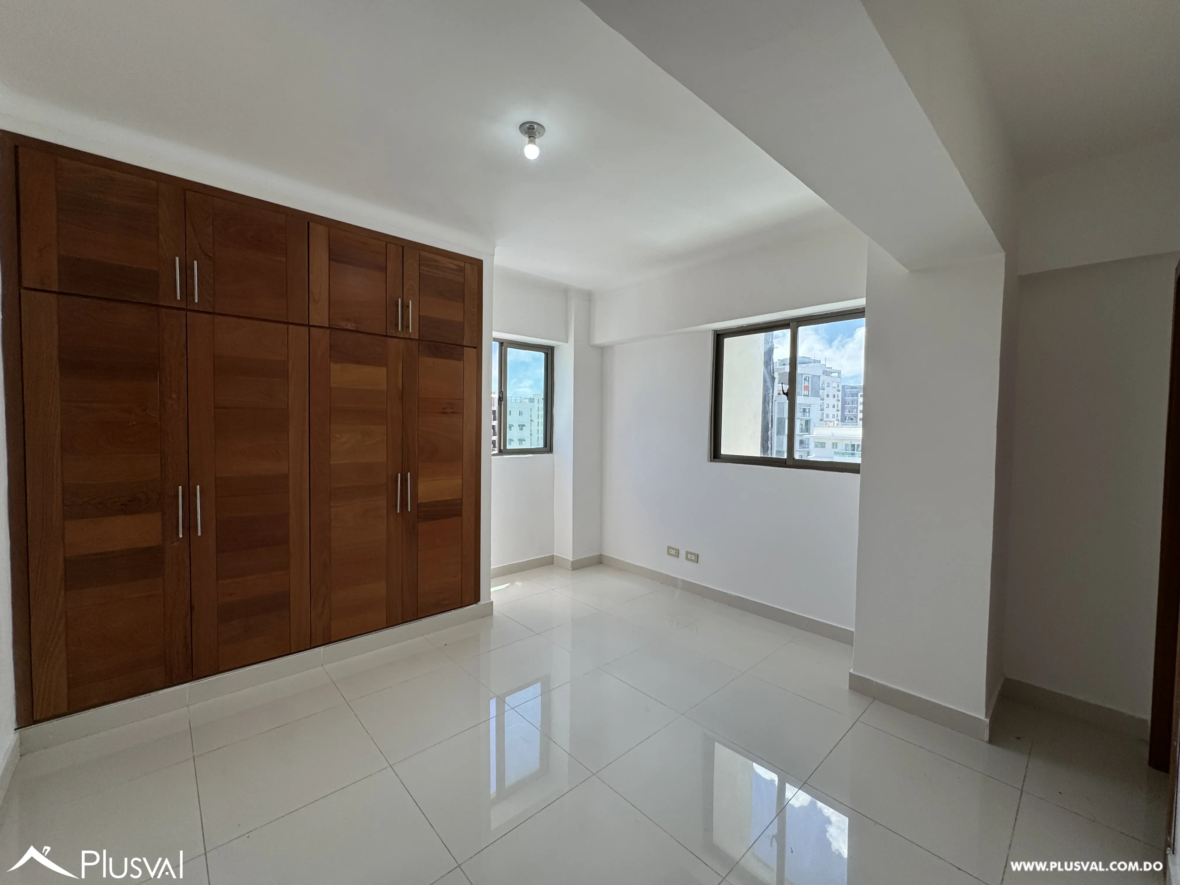 Apartamento en alquiler en torre moderna con vista a la ciudad | 3 habitaciones 530639