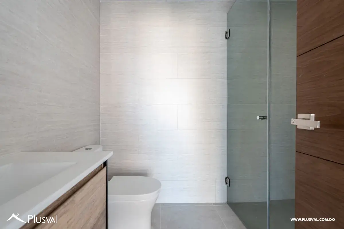 Se Alquila apartamento de piso alto en Piantini 458077