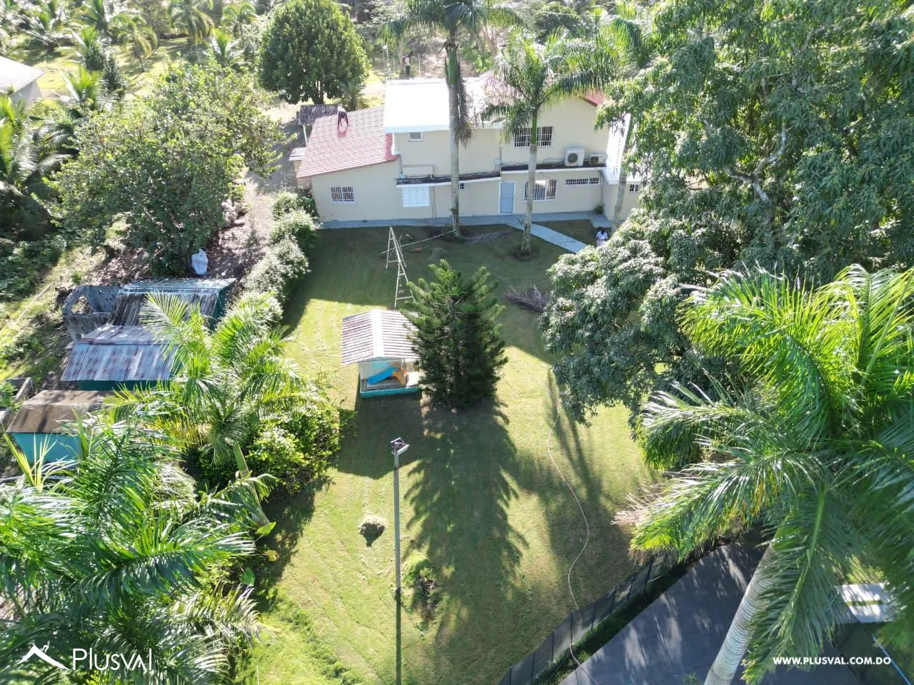 Exclusiva Finca Residencial con 7 Habitaciones, Piscina y Amplias Áreas Verdes 523785