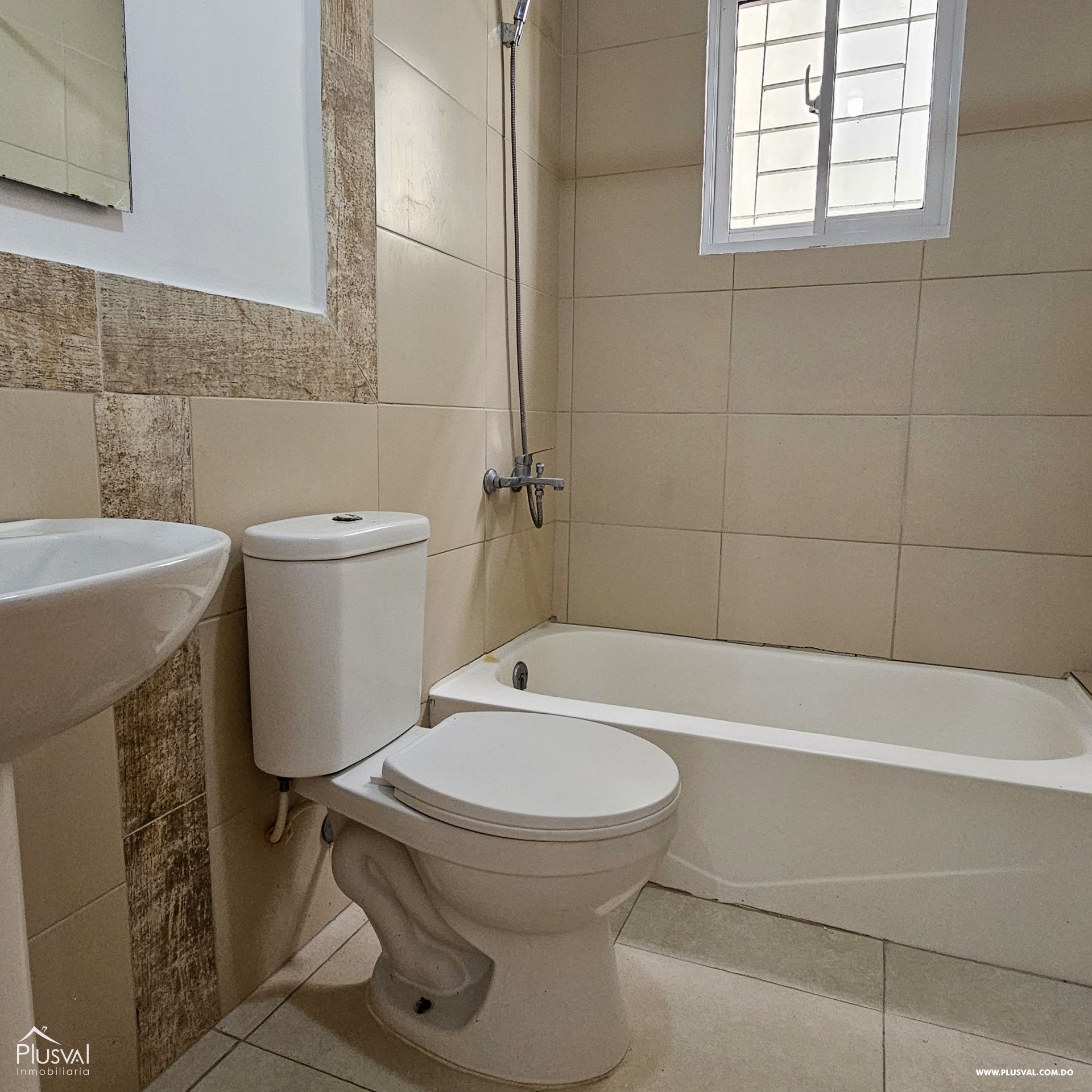 Apartamento de 3 habitaciones en Villa Aura, Residencial Cerrado 353720