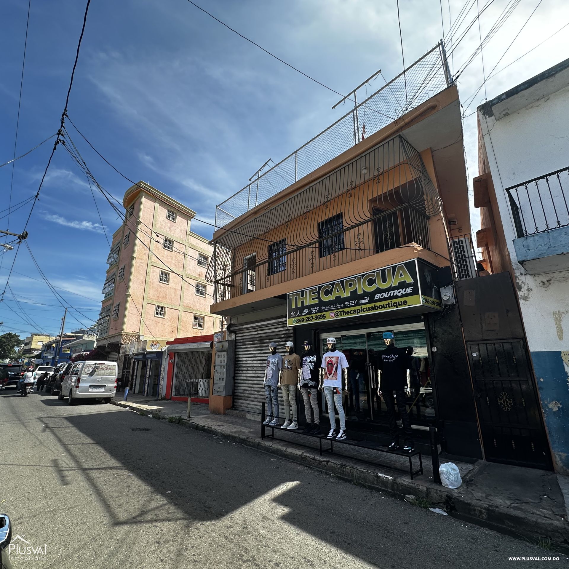 Hermosa plaza comercial 381790