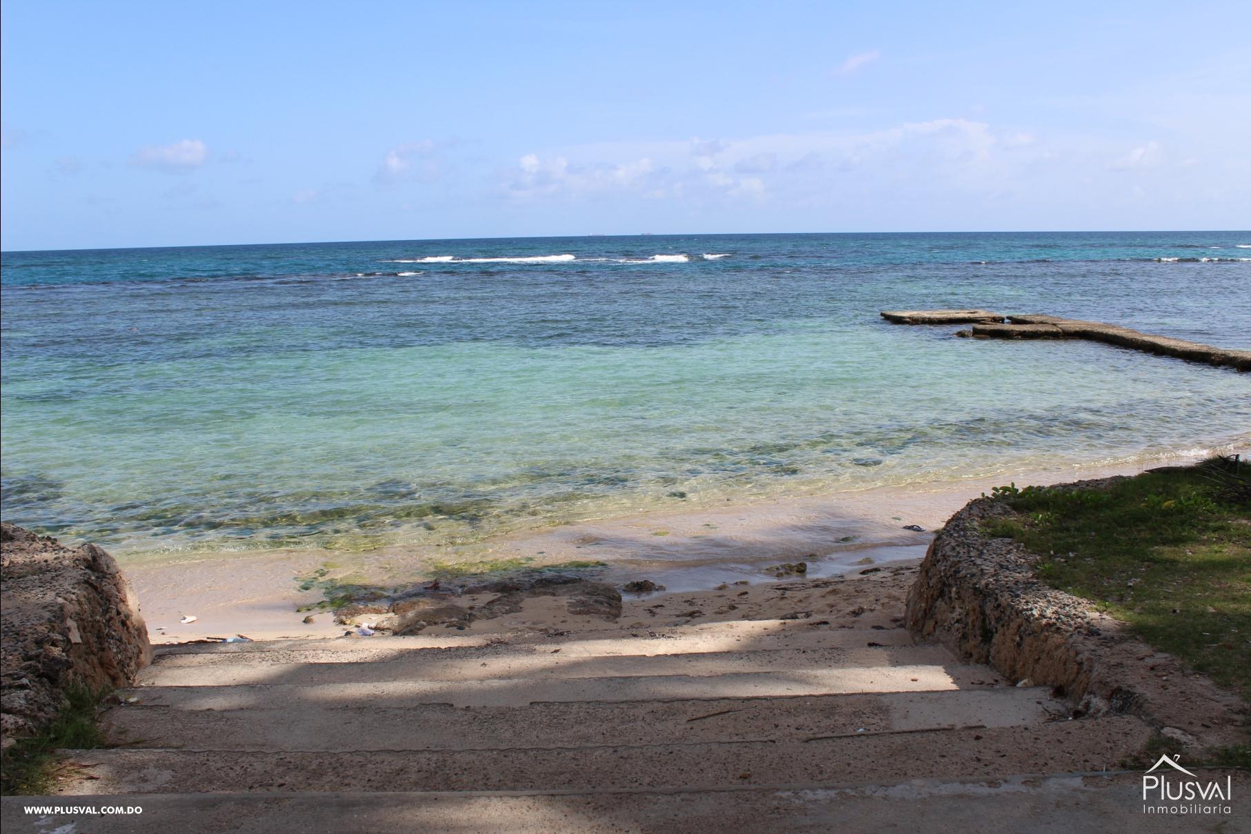 Villa en primera linea de Playa en Venta - Guayacanes 74652