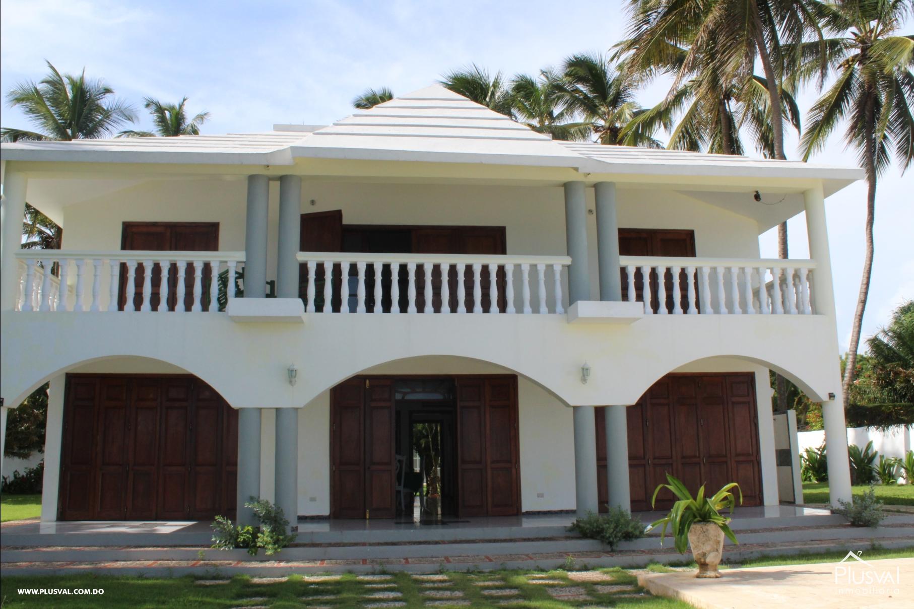 Villa en primera linea de Playa en Venta - Guayacanes 74654