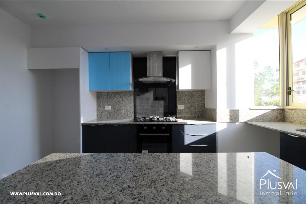 Apartamento en alquiler en Evaristo Morales 81344
