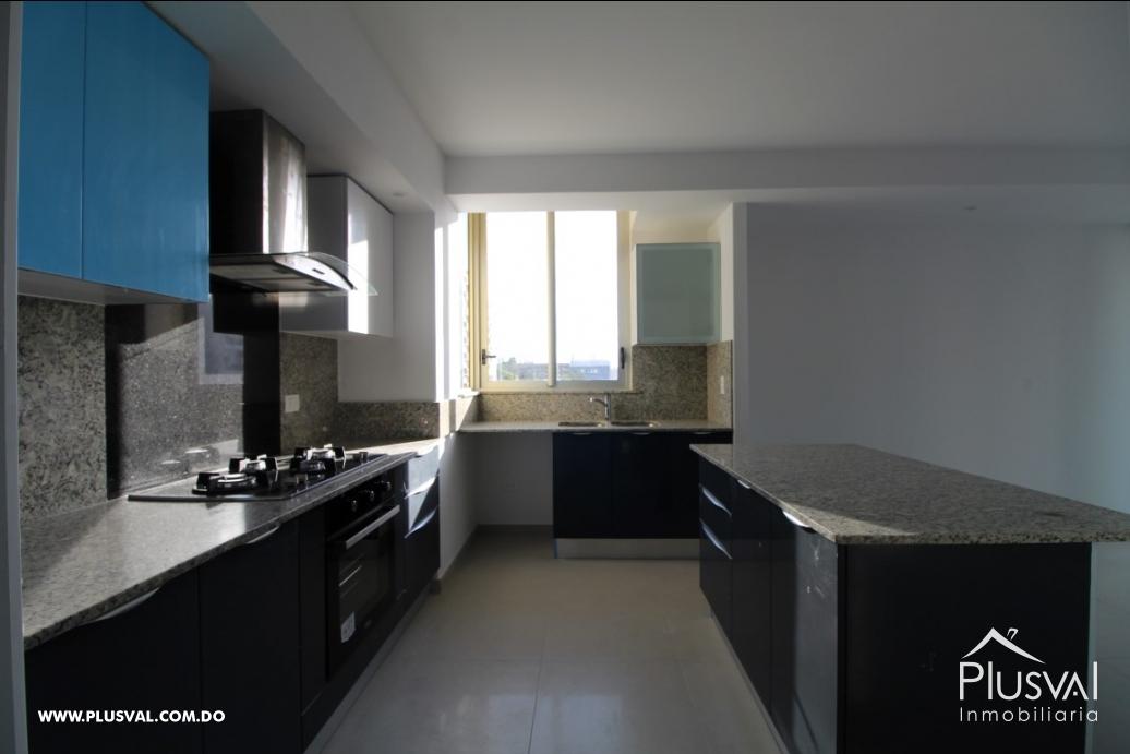 Apartamento en alquiler en Evaristo Morales 81343
