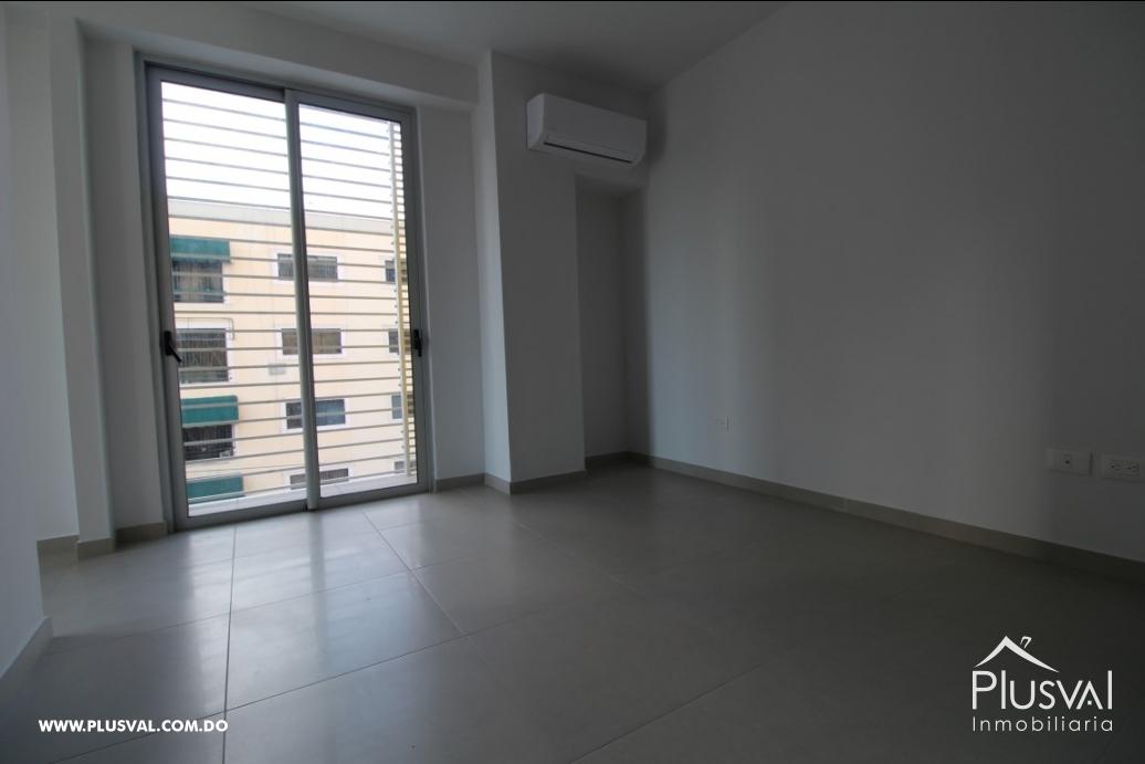 Apartamento en alquiler en Evaristo Morales 81346