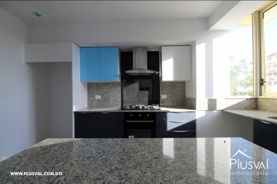 Apartamento en alquiler en Evaristo Morales 81352