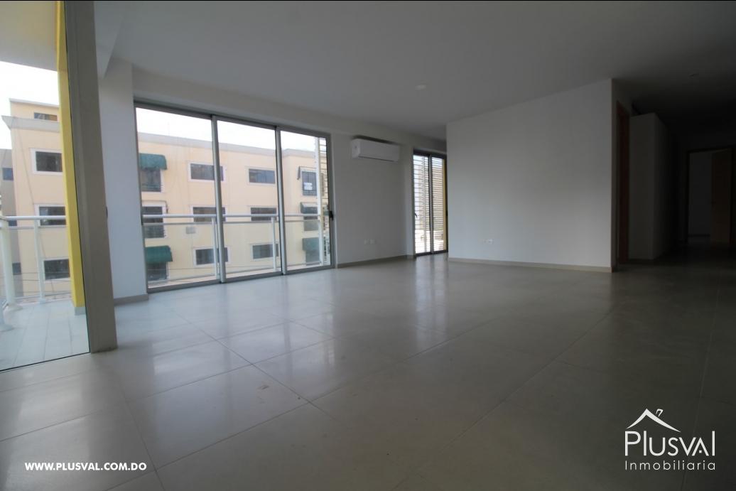 Apartamento en alquiler en Evaristo Morales 81345