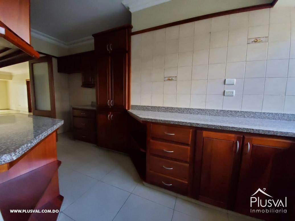 Apartamento en venta en Evaristo Morales 121082
