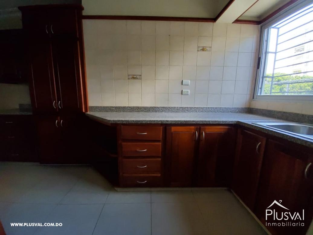 Apartamento en venta en Evaristo Morales 121081