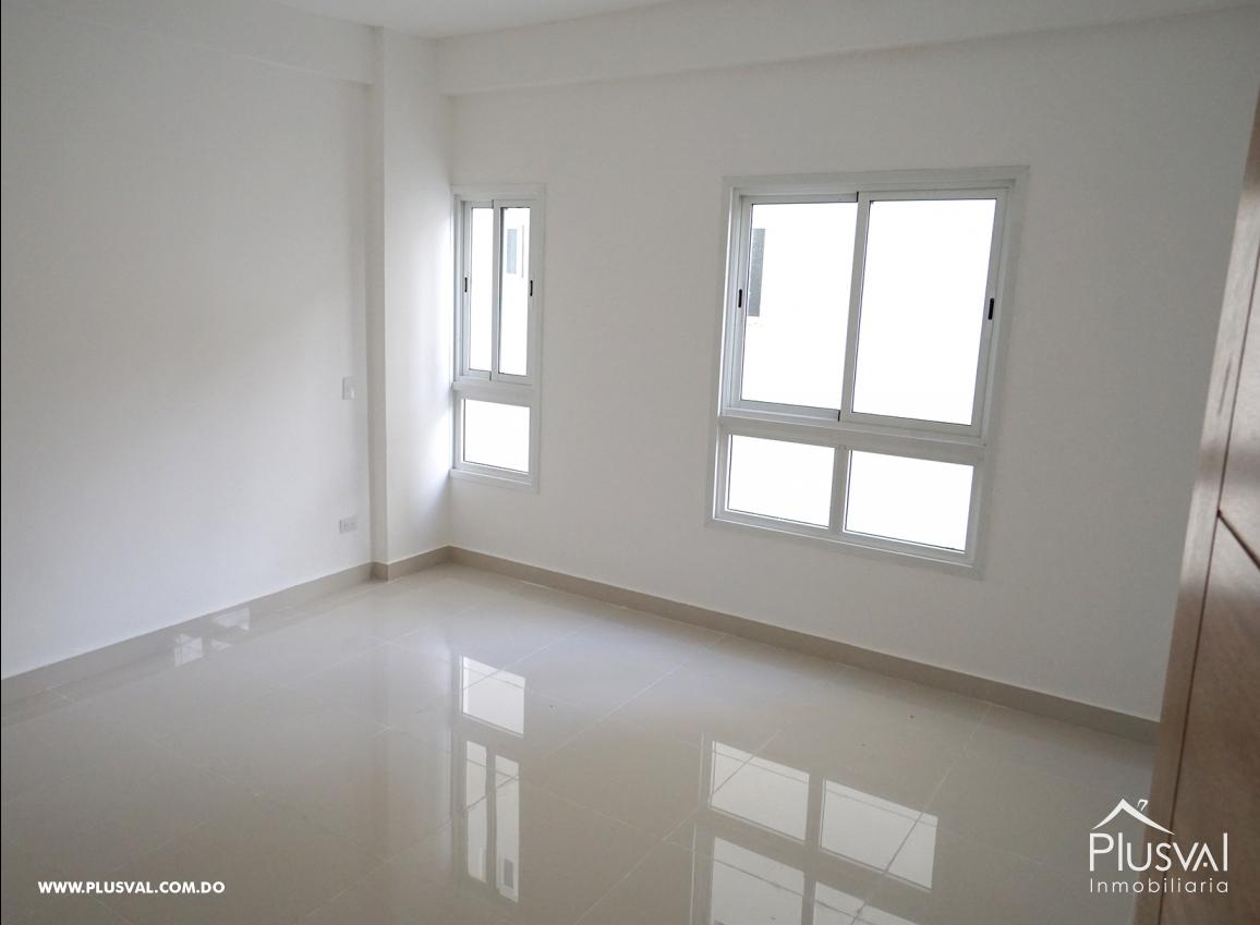 Amplio apartamento en alquiler en el millón 157390