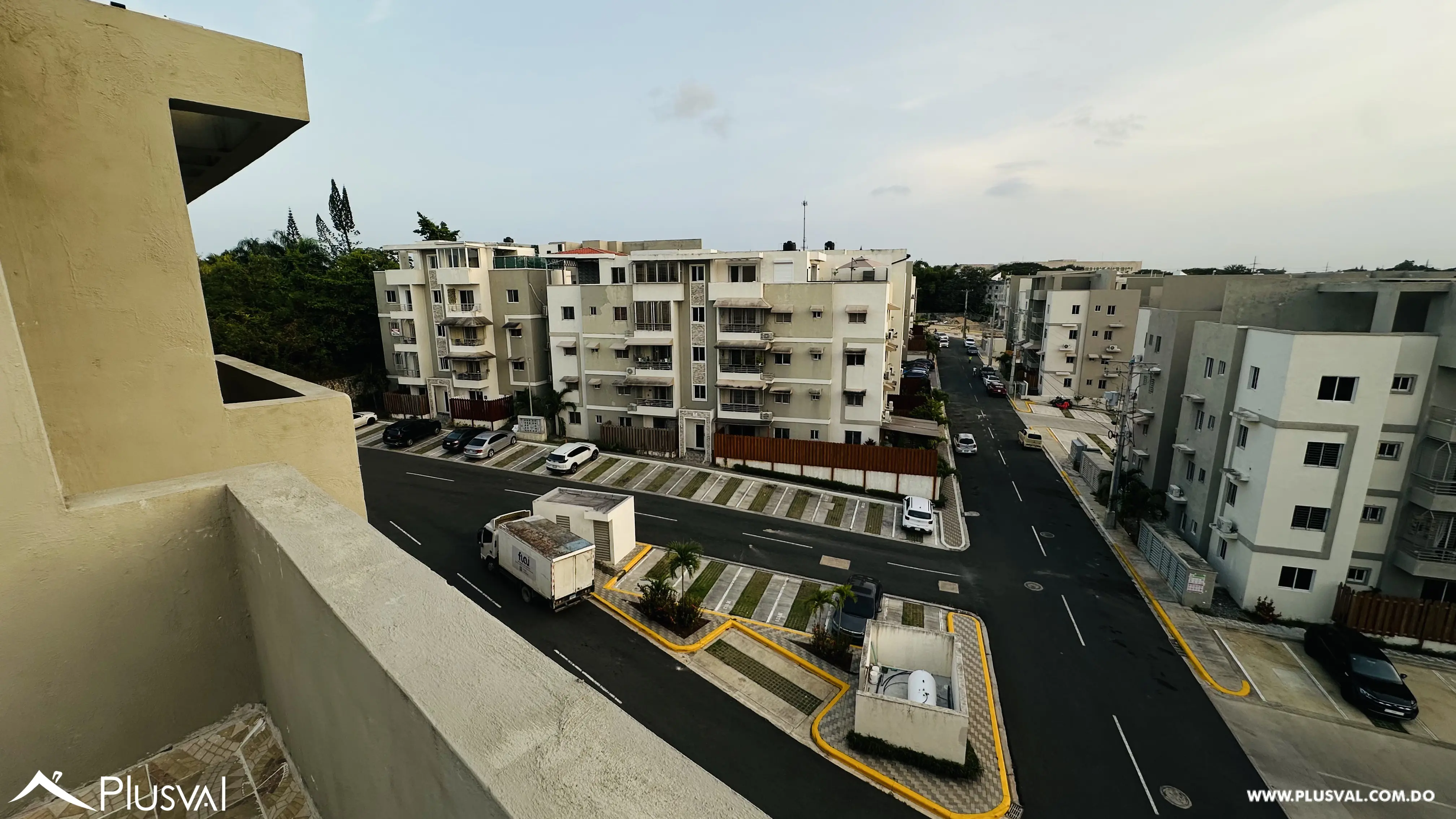 Apartamento de 3 habitaciones, 2 baños, 1 Parqueo y terraza privada. 519130