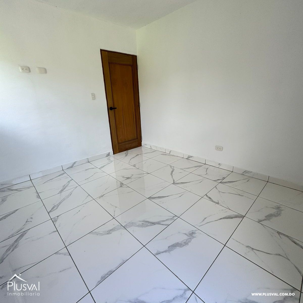 Excepcional Apartamento en exclusivo sector y privado con la privacidad y un encantador patio en el Segundo nivel, Estilo terraza en Santiago 340711