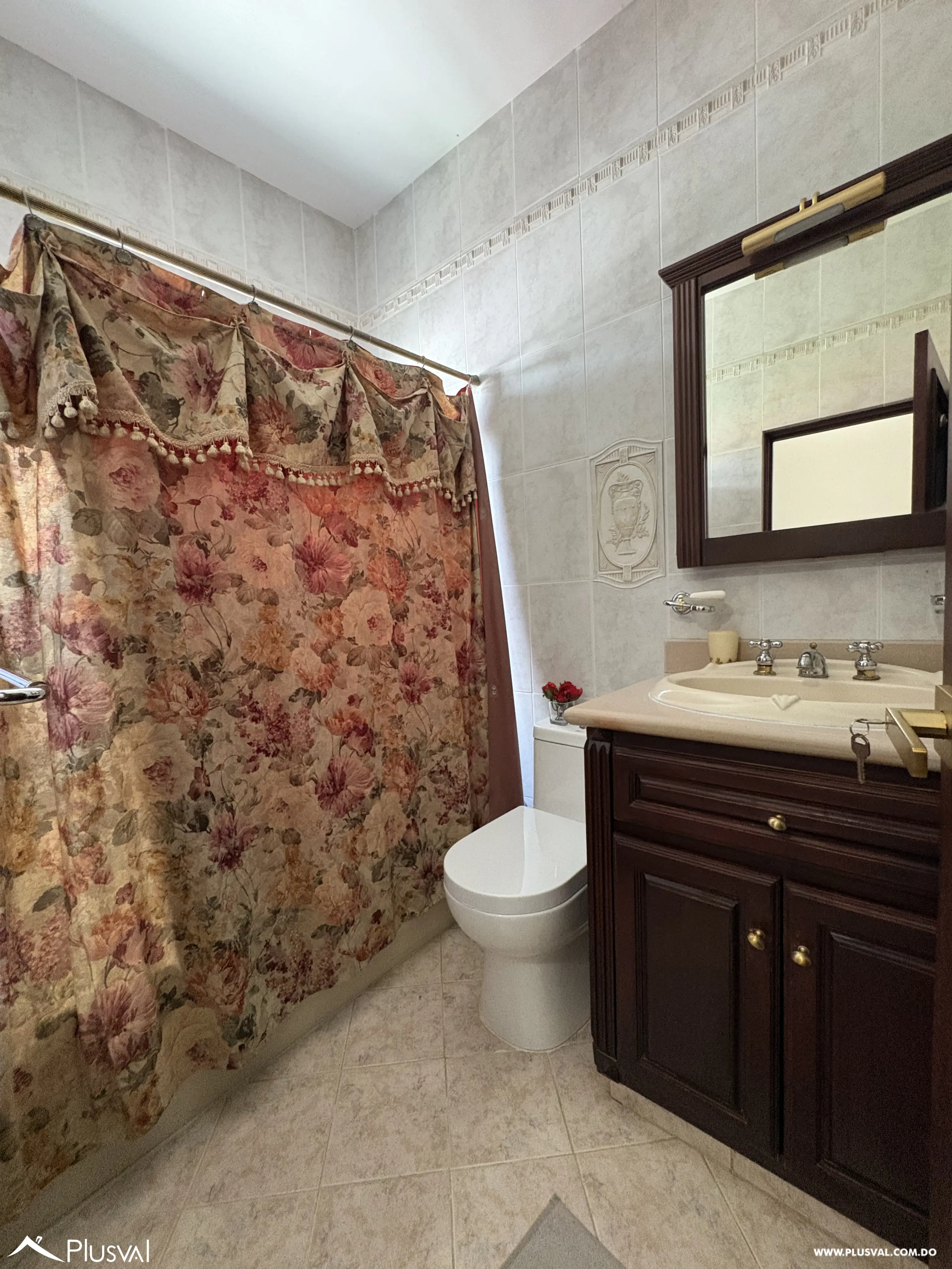 Casa en venta en Altos de Arroyo Hondo III con piscina y hermosa vista. 484719