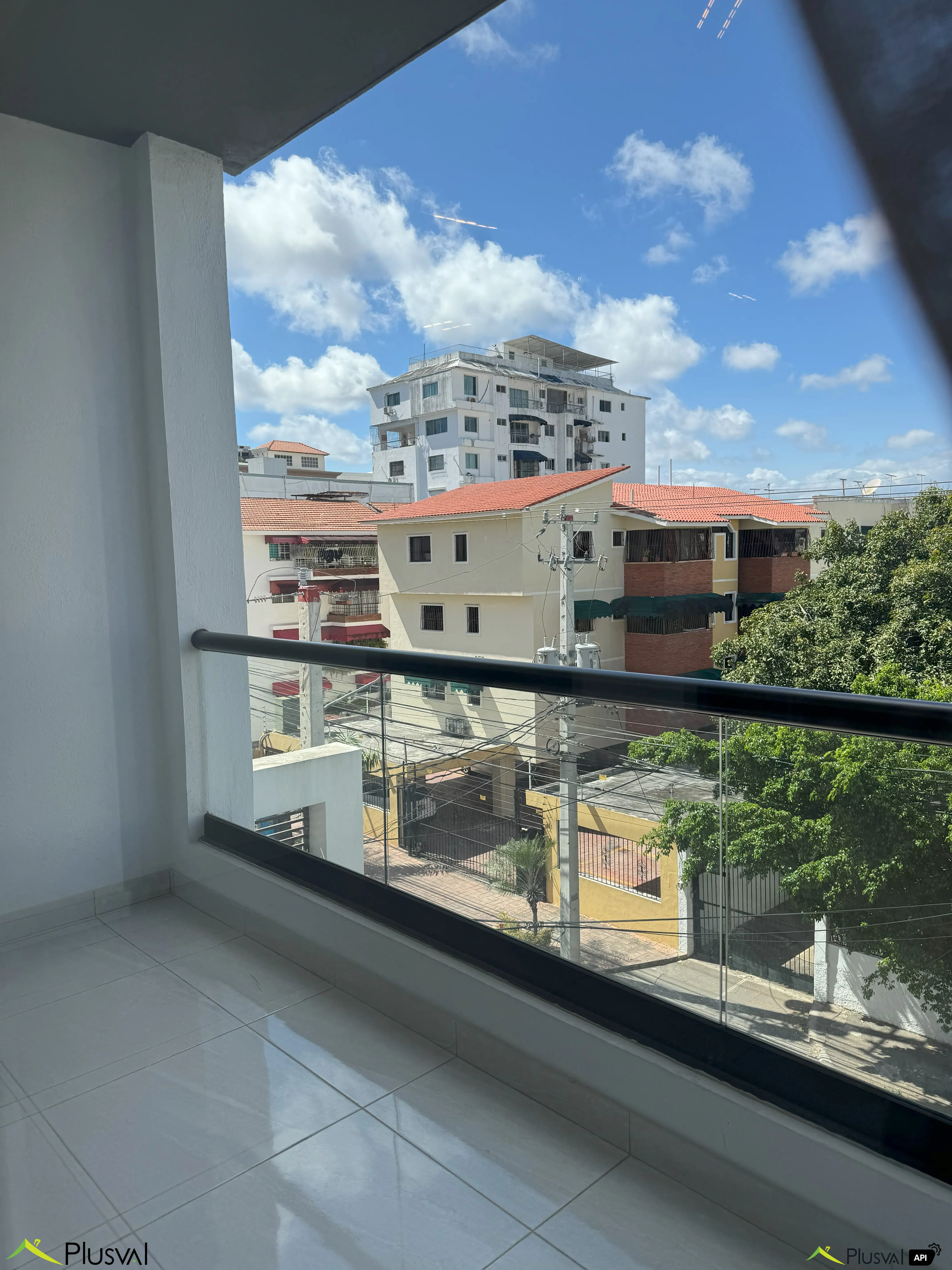 Amplio apartamento en Venta - Evaristo Morales 449992