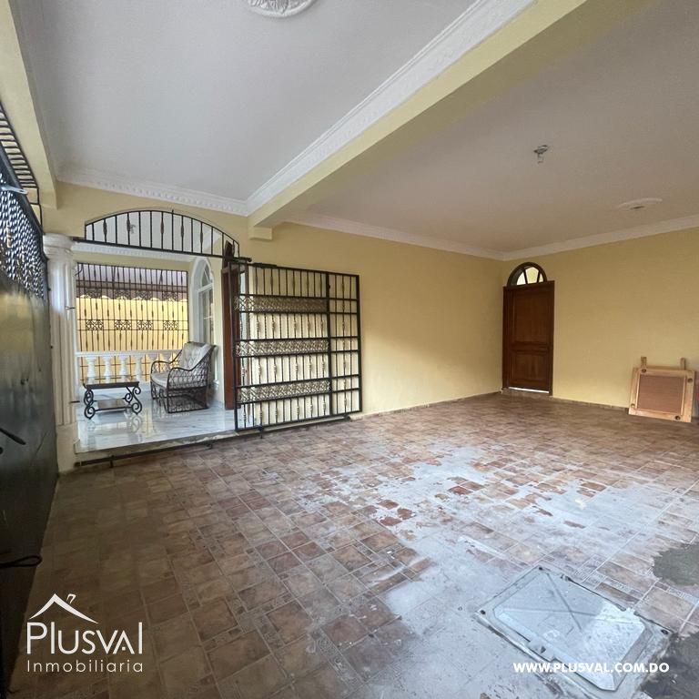 Amplia y remodelada casa cerca de la Ave. España 253718