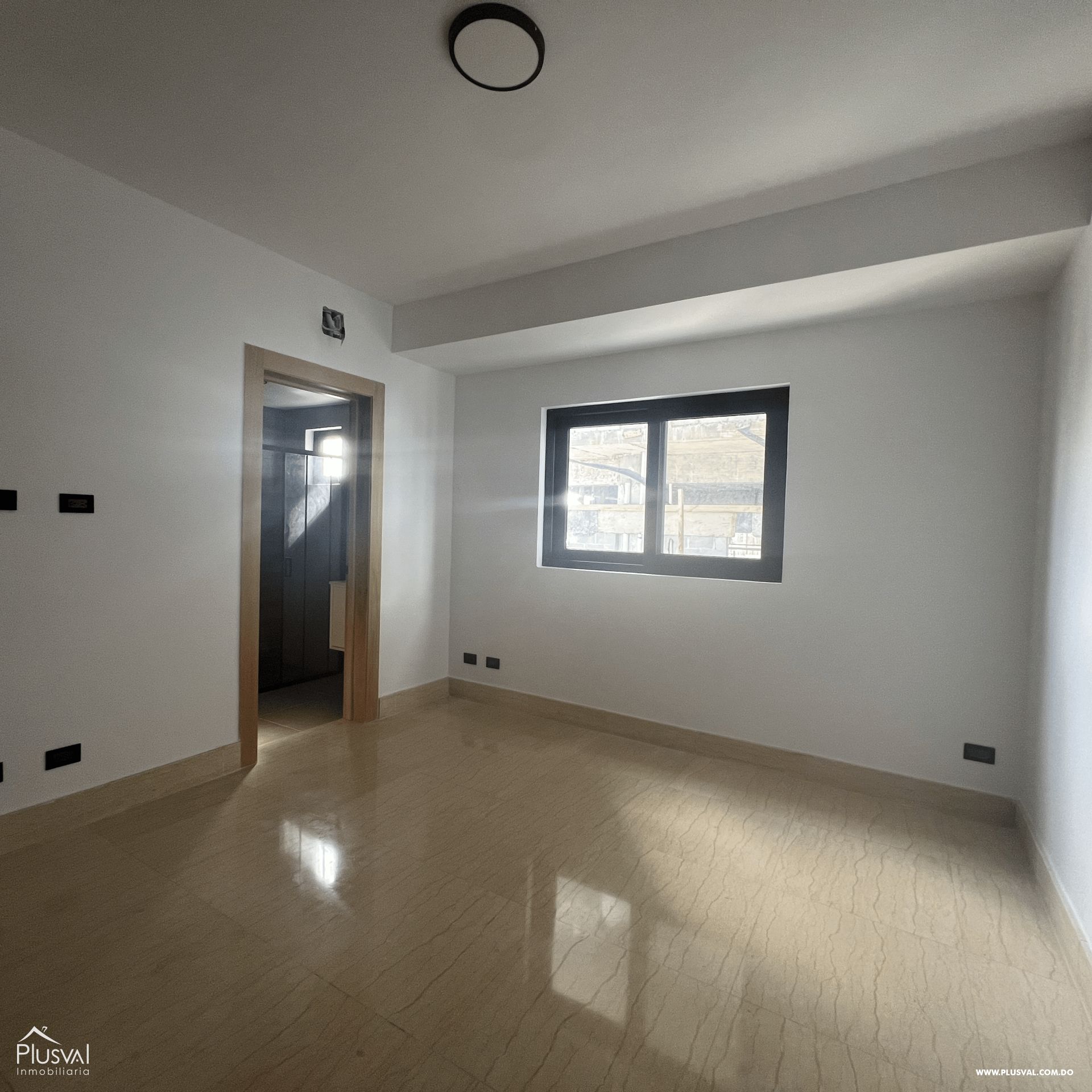 Alquilo apartamento con vista en piso alto 416089