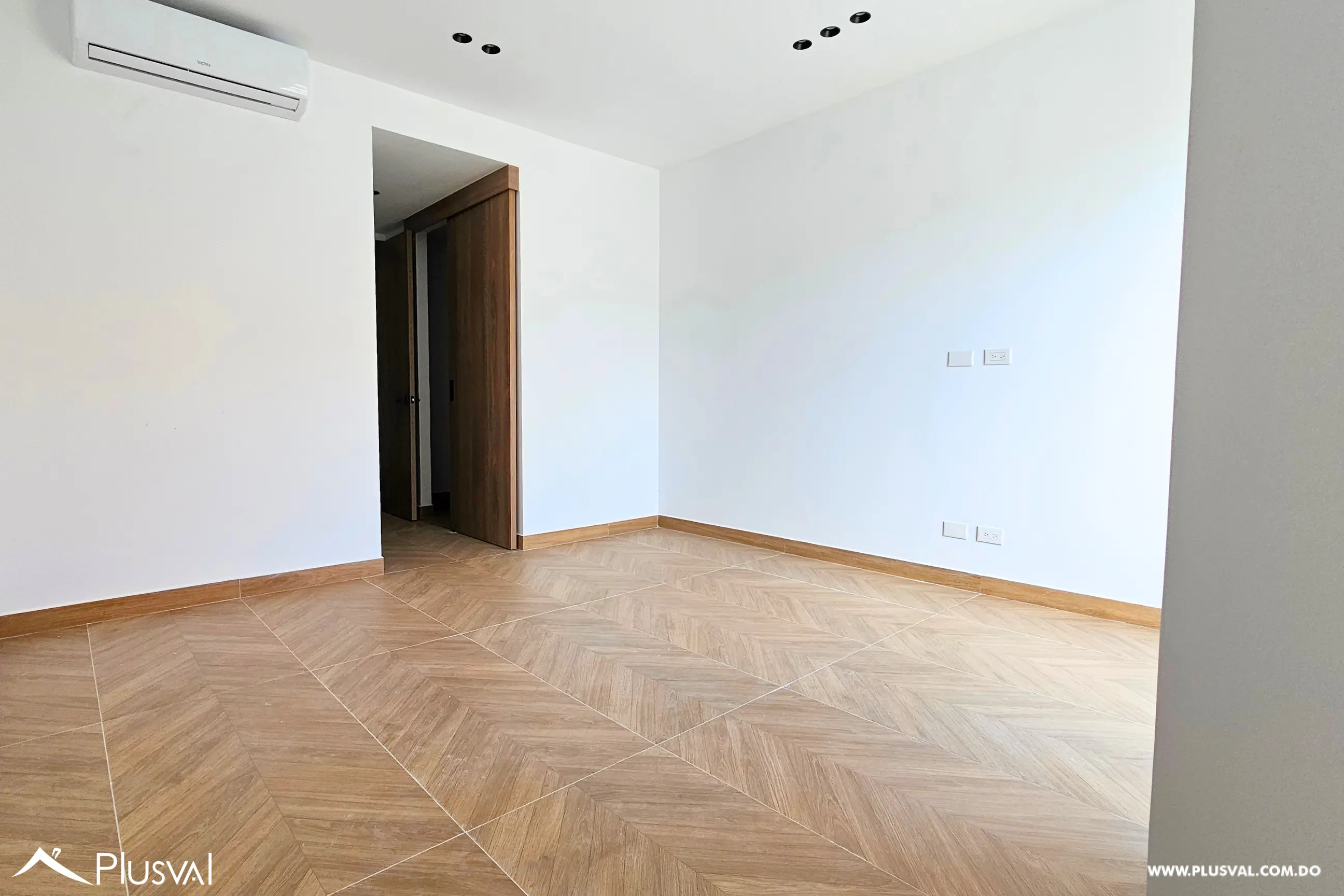 Apartamento en alquiler piso alto en Piantini 477559