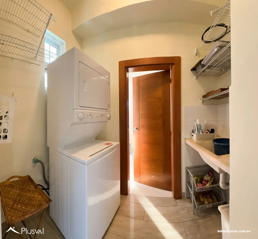 Apartamento dos niveles en Evaristo Morales 493338