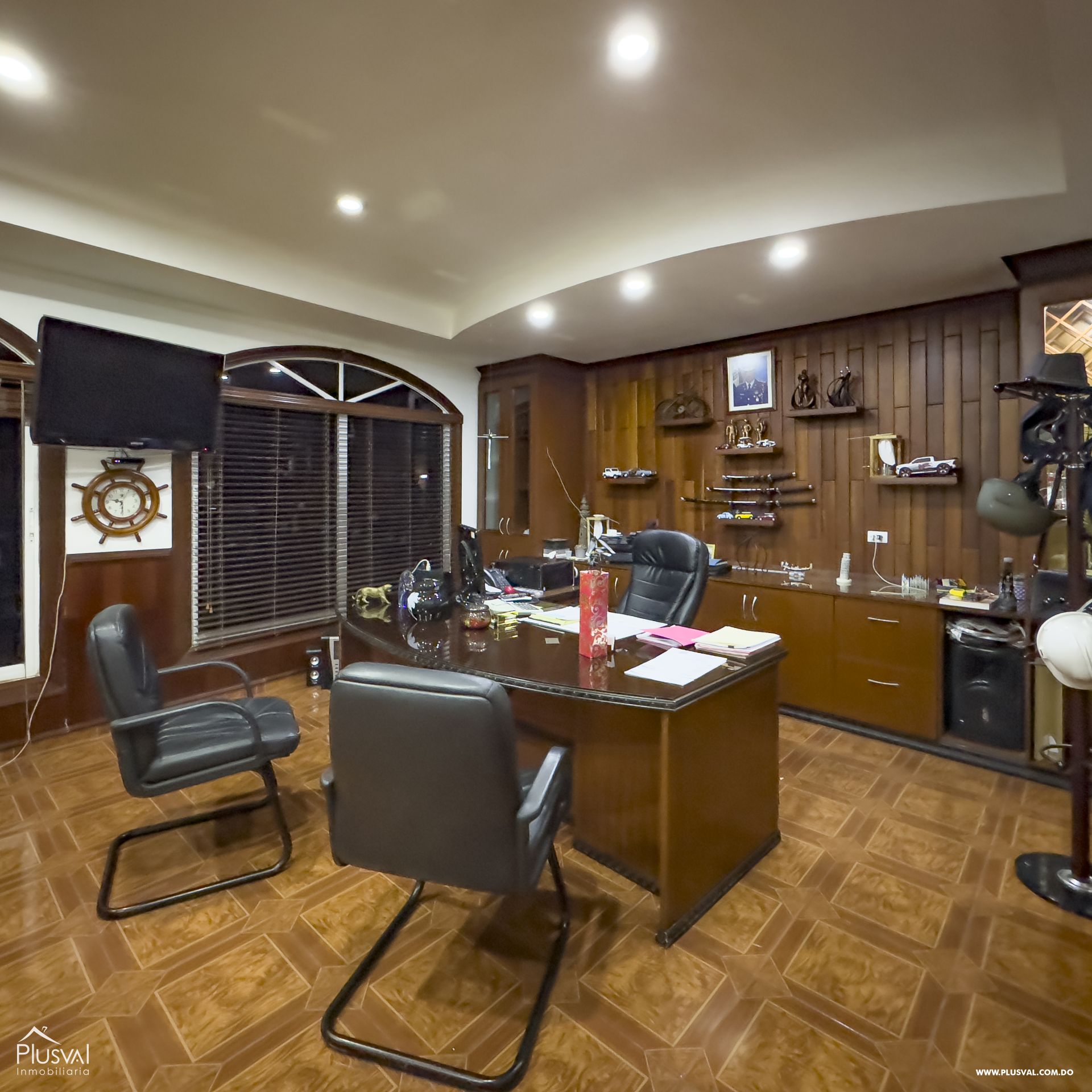En Venta Edificio comercial de 6 Niveles Ensanche La Julia 244590