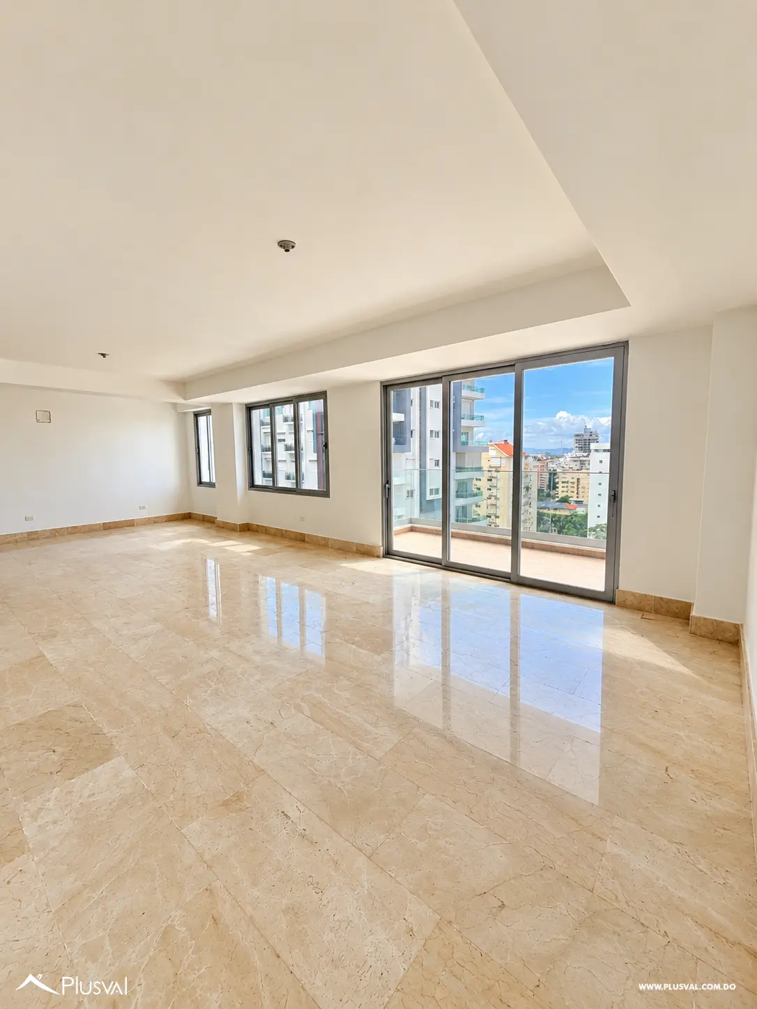 Penthouse de Lujo en Naco | 3 Niveles, 3 Habitaciones y Terraza 537027