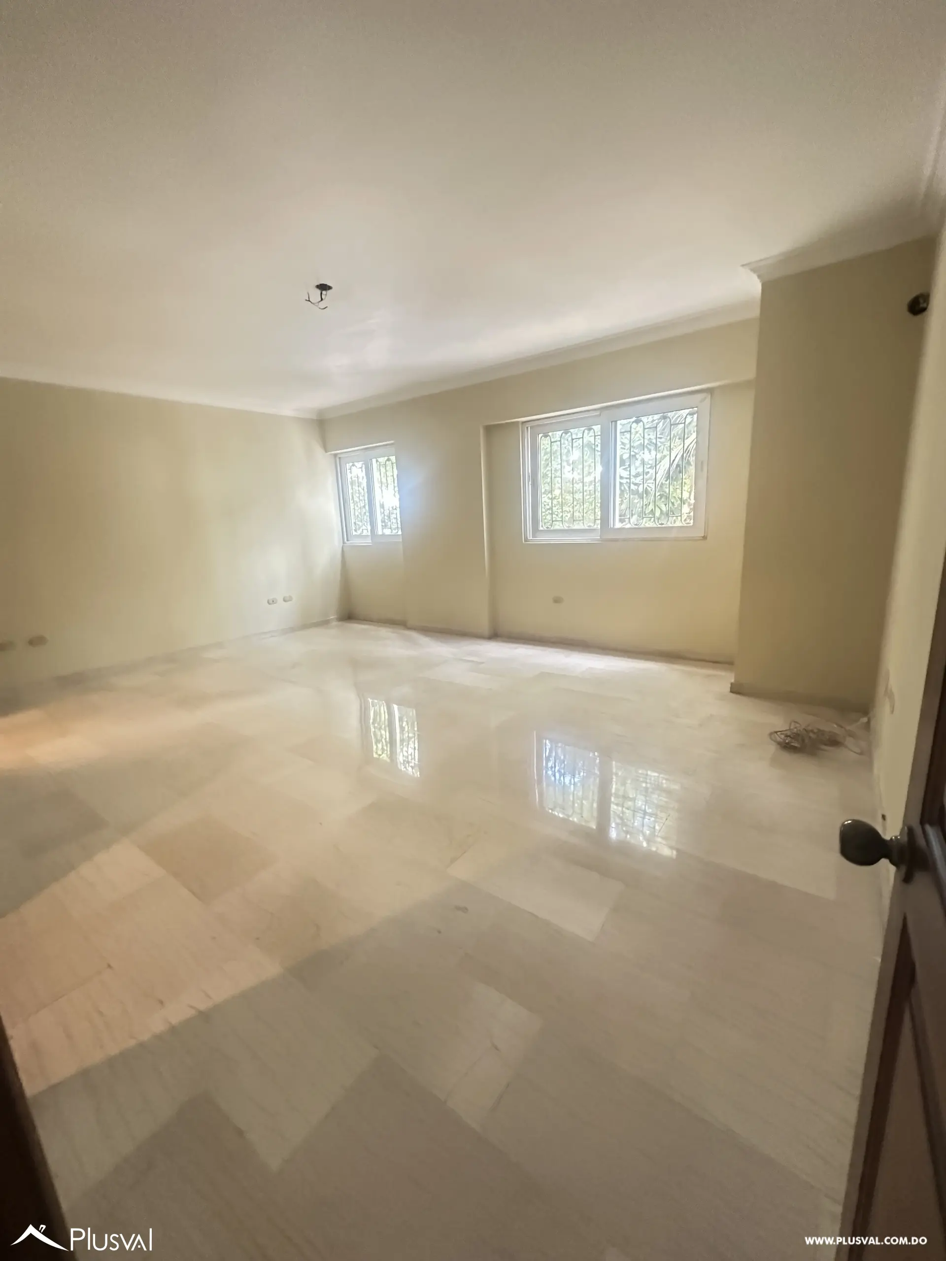 Elegante apartamento clásico en Naco – amplitud, ubicación y distinción 500975