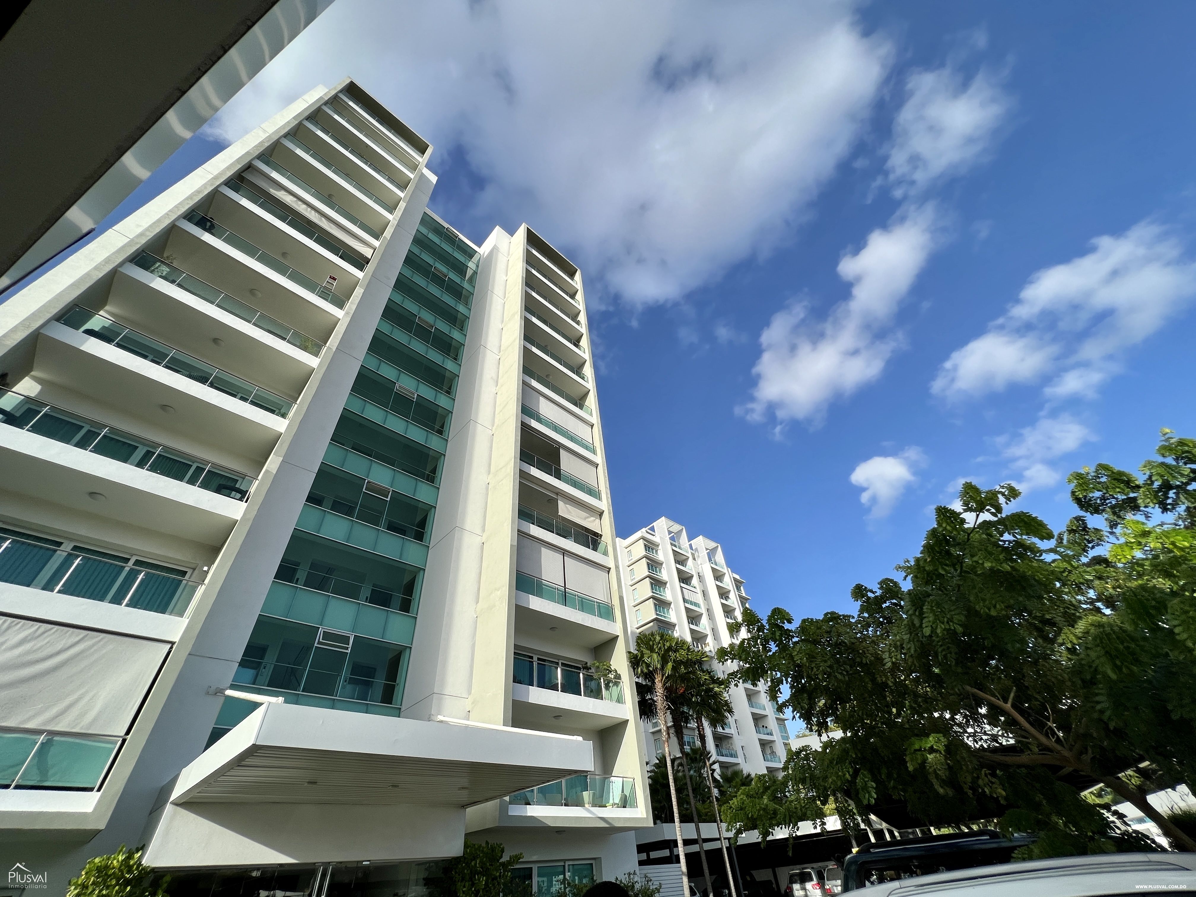Impresionante  y Amplio Apartamento en Venta en Zona Exclusiva de Santiago. 238821