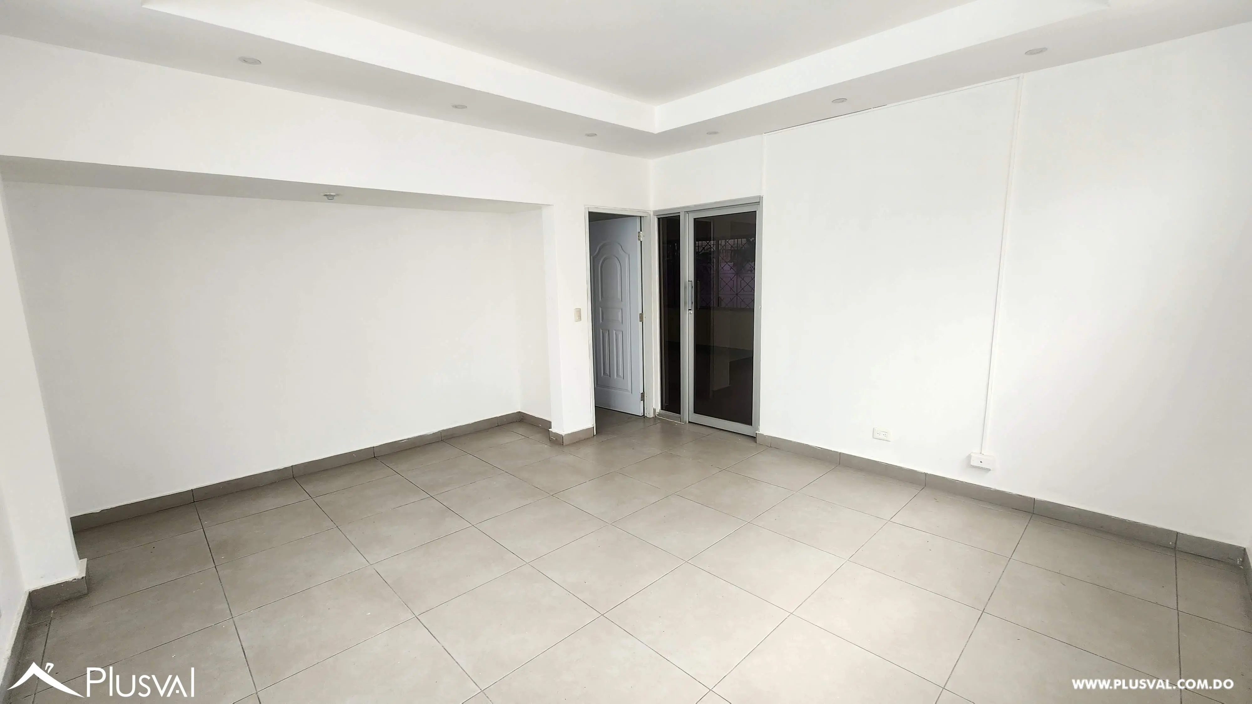 Se alquila casa para fines comerciales. 502702