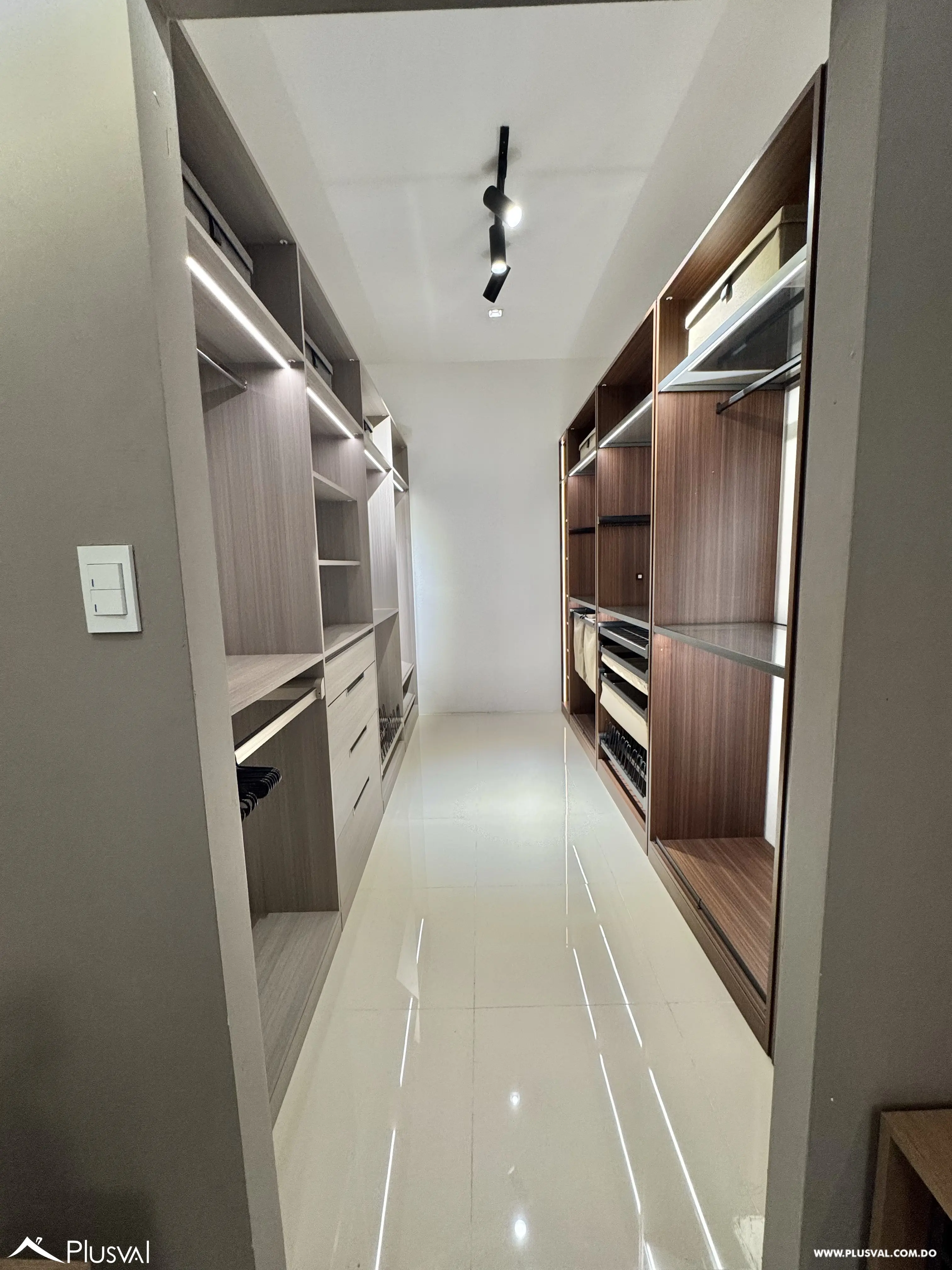 Alquilo Excelente Nave de 800 mt2 en La Zona Industrial de Herrera 482765