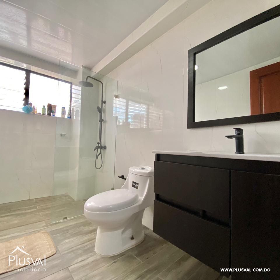 Venta de Elegante Apartamento en Cacicazgos: Espacioso, Iluminado y con Pisos de Mármol 384559