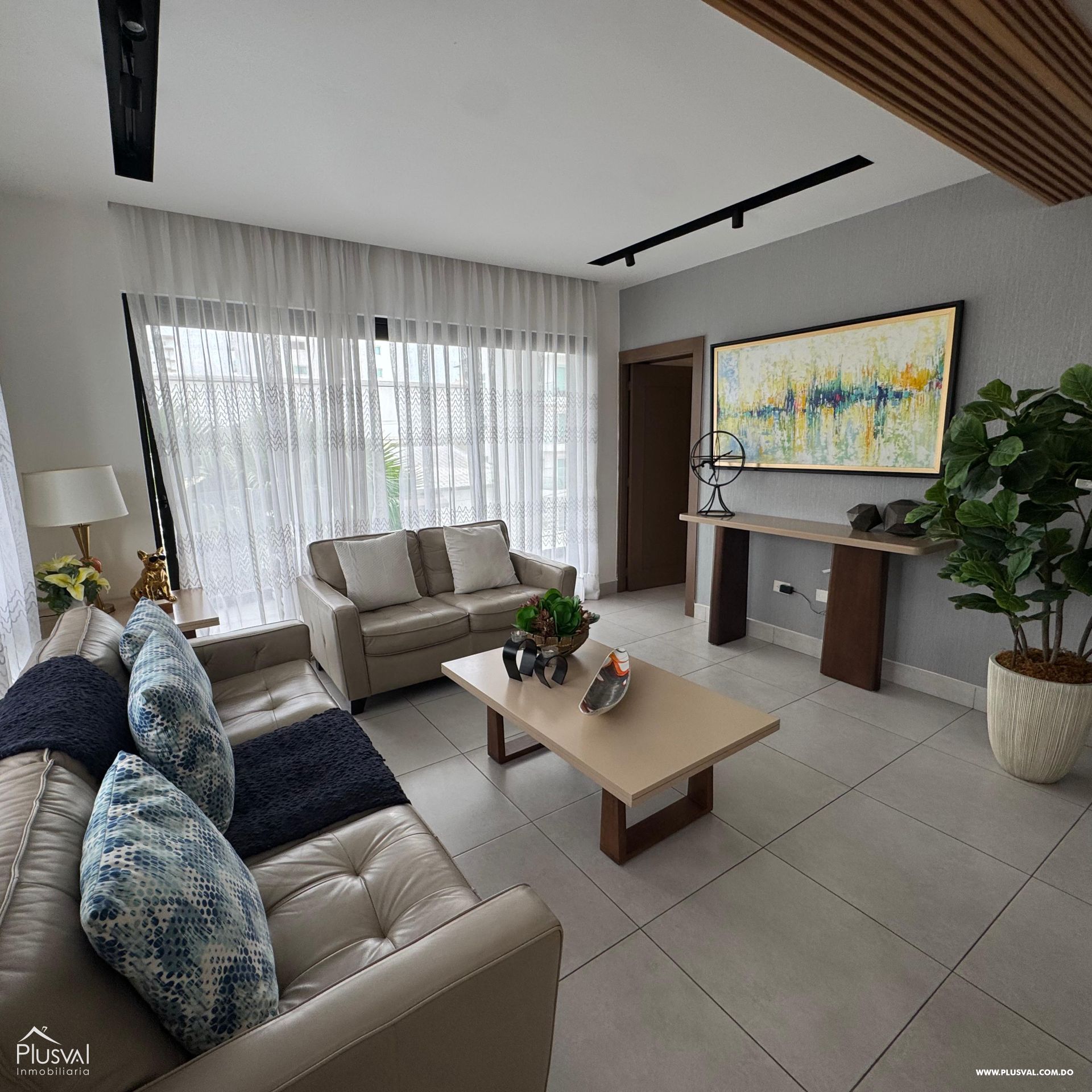 Apartamento amueblado ubicado en una torre moderna en el corazón de la ciudad, La Esmeralda. 463331