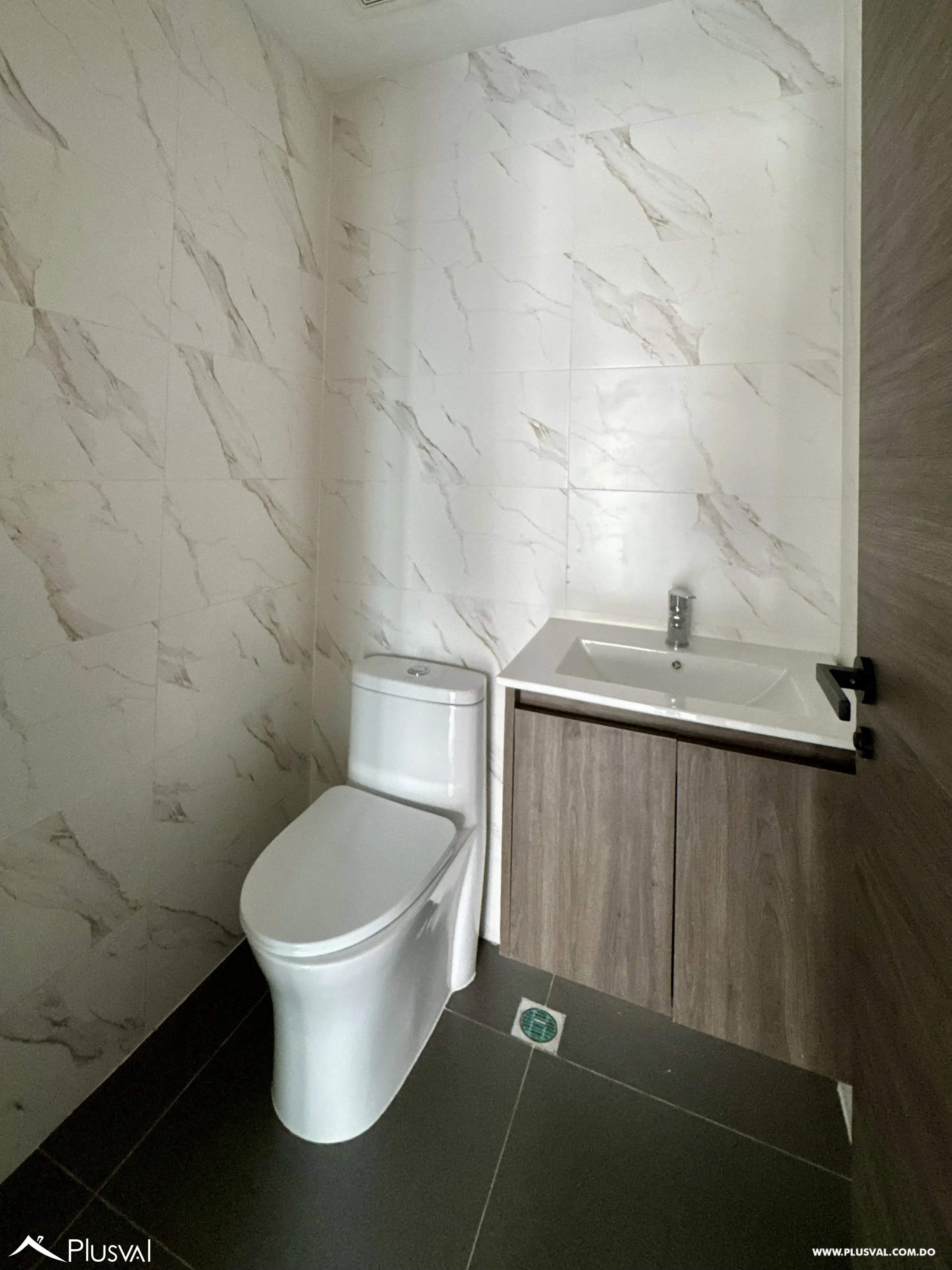 Apartamento en venta de dos habitaciones en Naco con linea blanca. 484604