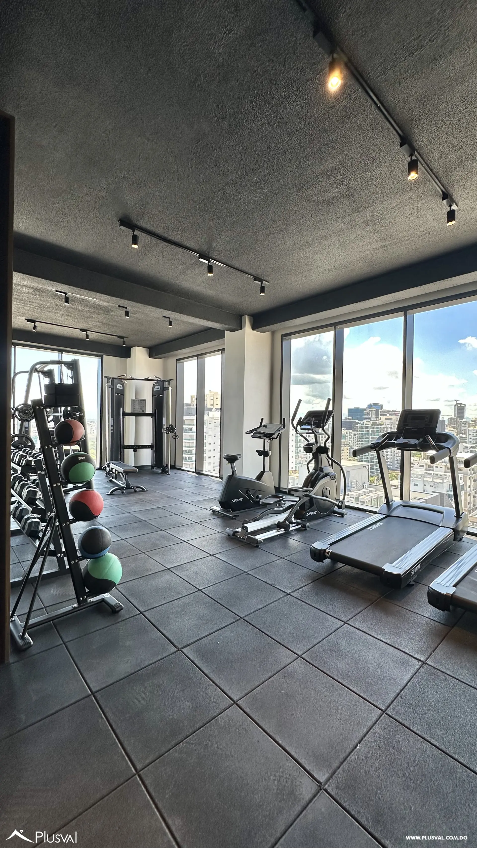Alquiler de Apartamento de 1 Habitación en Piantini – Torre Moderna con Línea Blanca 460431