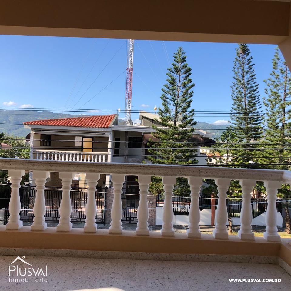 Casa de tres niveles con vista a la montaña en Las Antillas, Santiago. 385814
