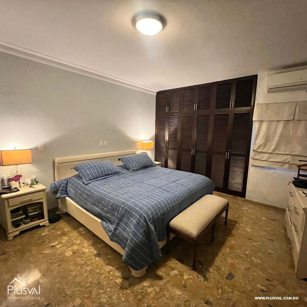 Apartamento en Venta, frente al parque Mirador Sur. 302982