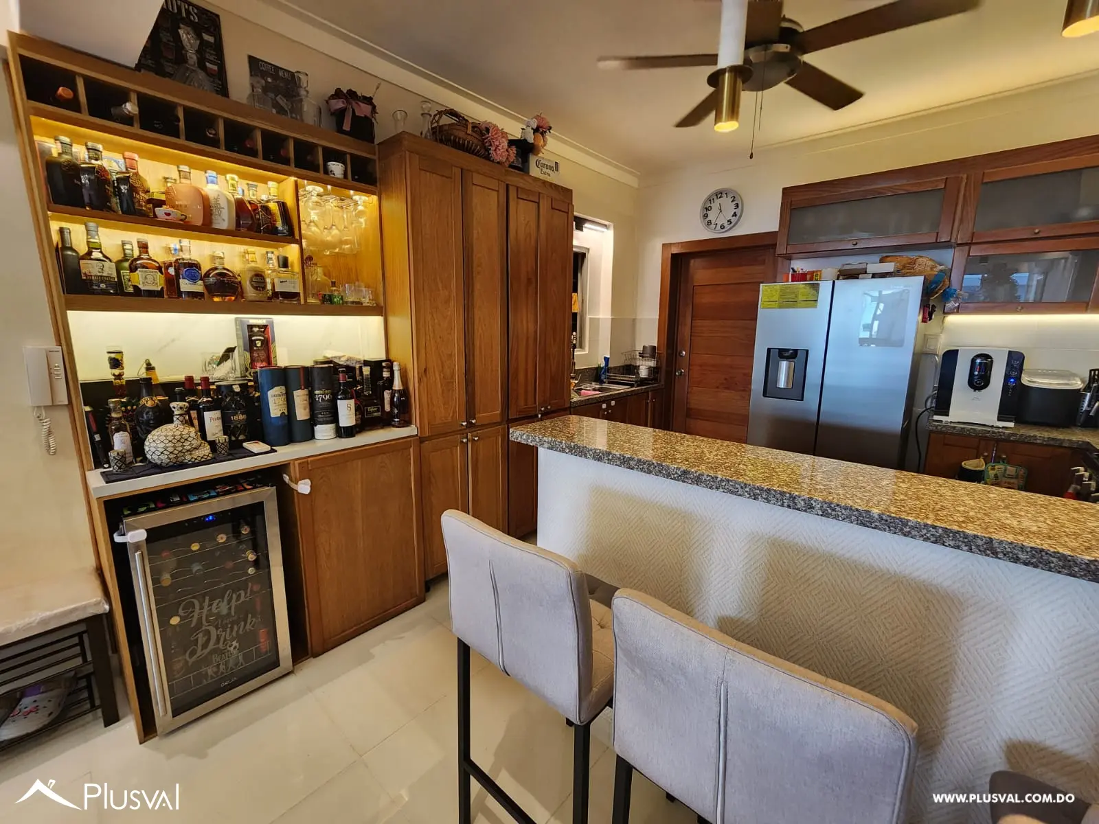 Apartamento de 3 habitaciones en  Evaristo Morales 480443