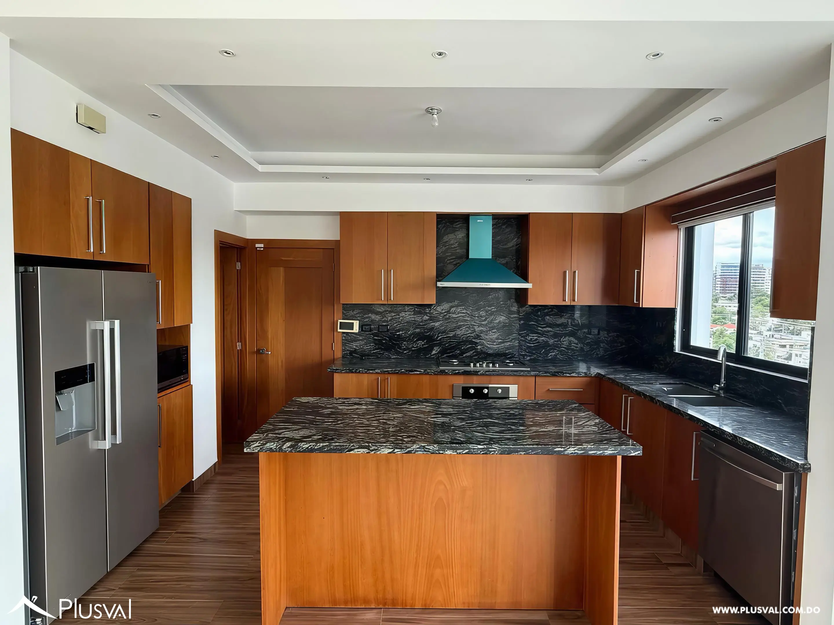Amplio apartamento en Villa Olga, diseñado con una excelente distribución y abundante luz natural. 510782