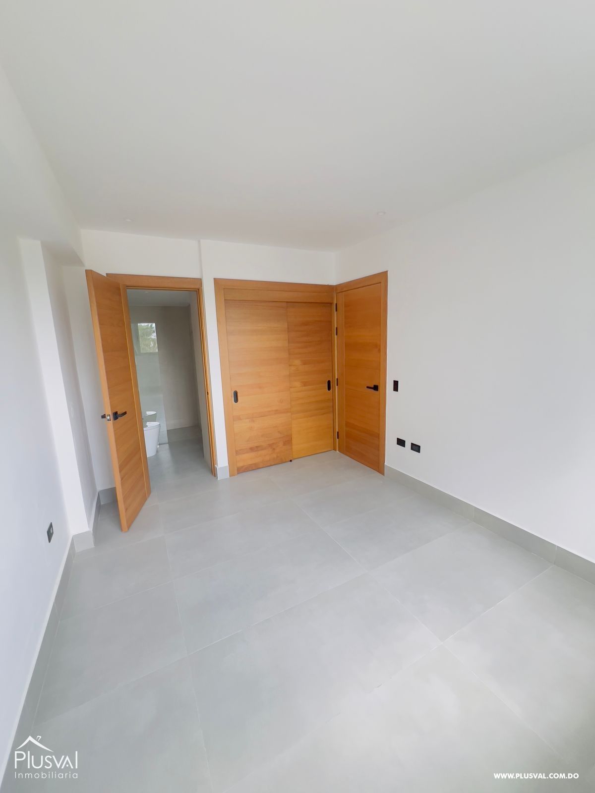 Apartamento en alquiler en moderna torre con vista a la ciudad en el Renacimiento 436566