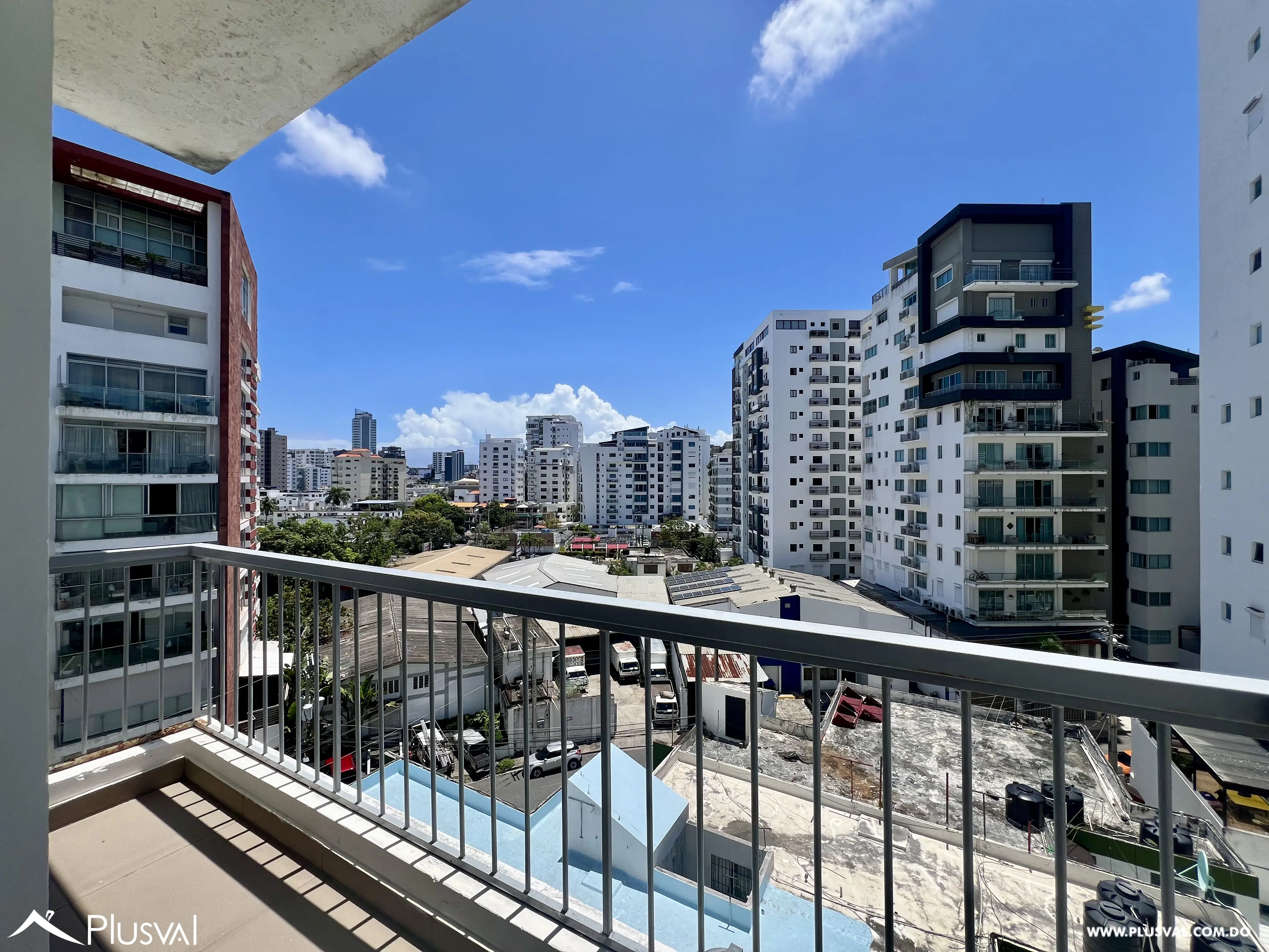 Apartamento en Serrallés alquiler línea blanca con 2 parqueos 497733