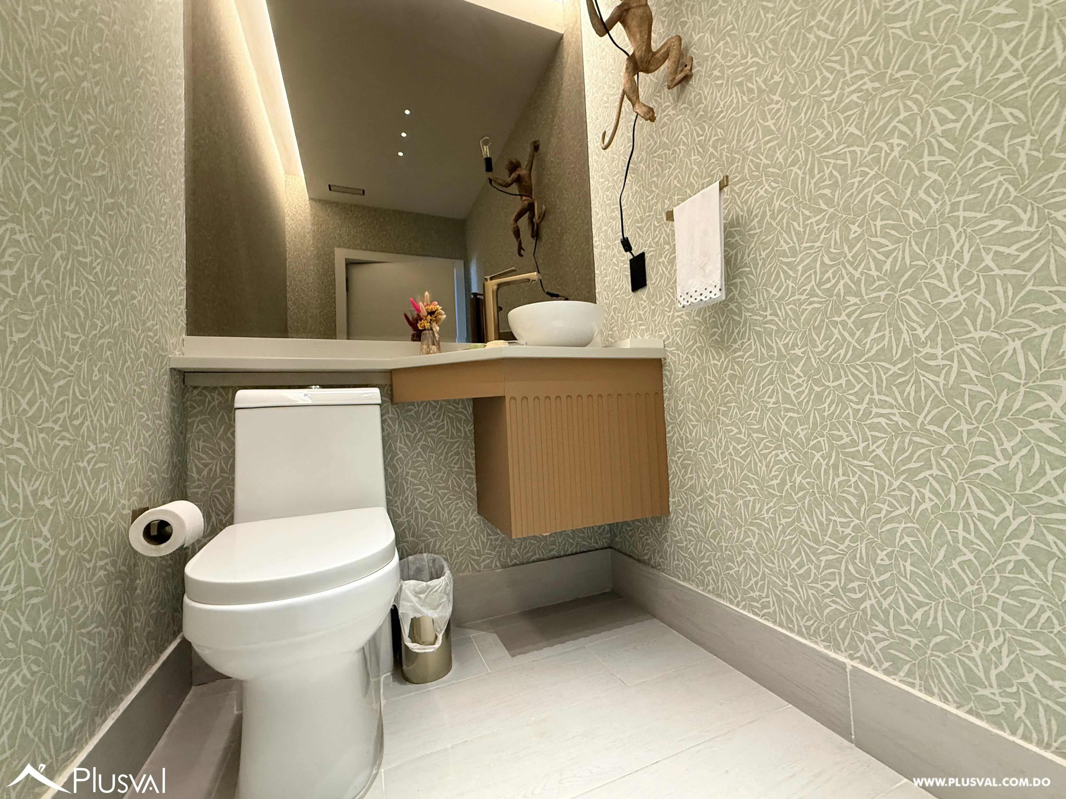 Apartamento con Terraza Privada en Mirador Sur; Renta con Línea Blanca 479668