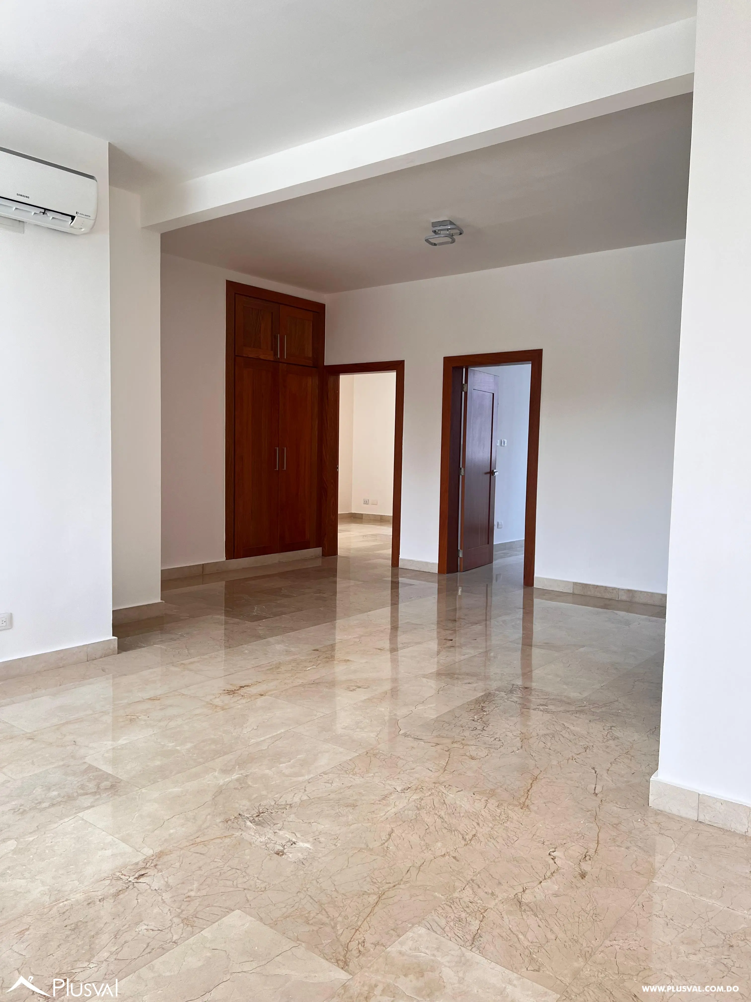 Amplio apartamento en renta con patio en los Cerros De Gurabo 461780