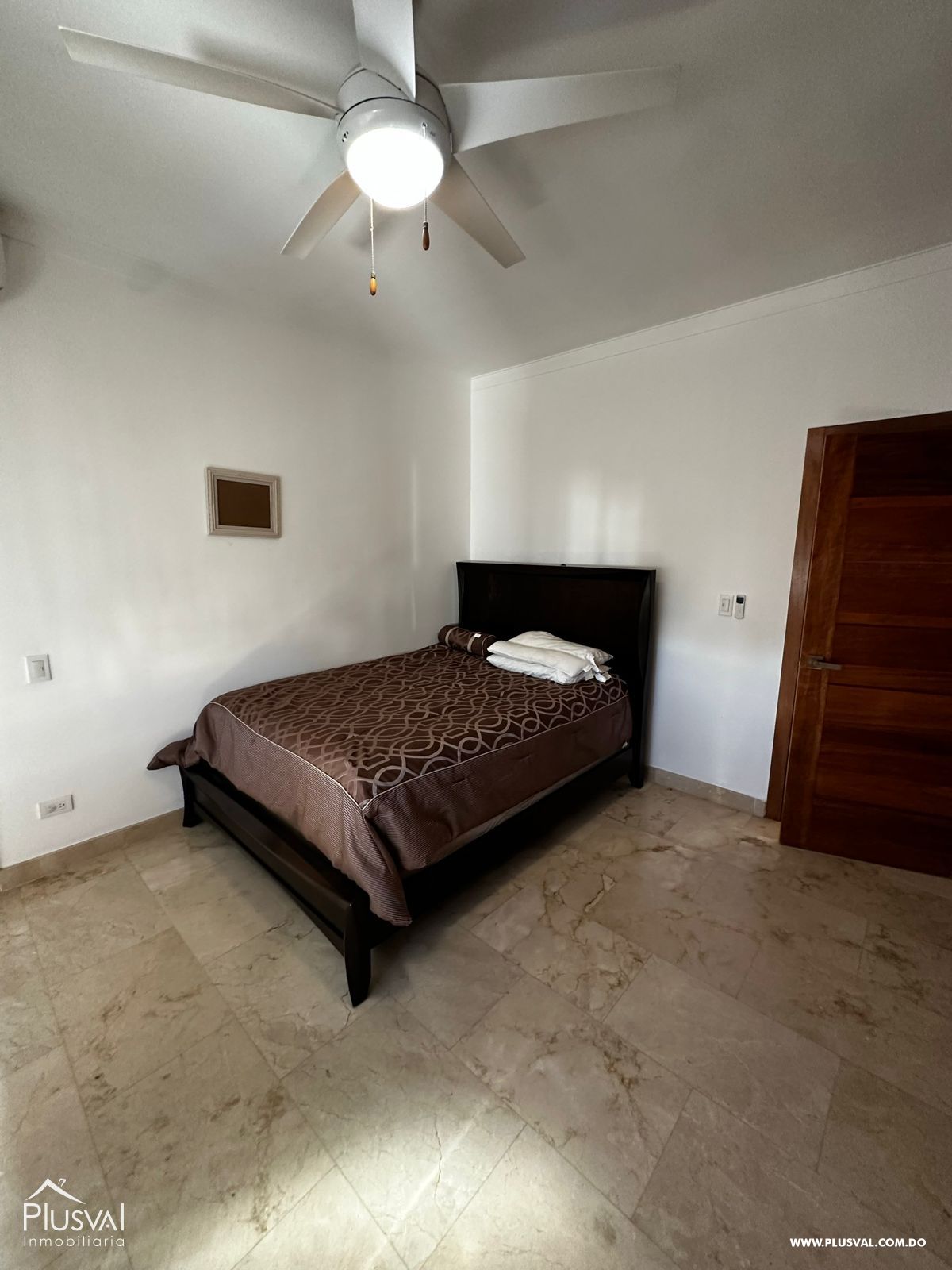 Residencia de lujo en Evaristo Morales. Amplio, privado y estratégicamente ubicado. 319263