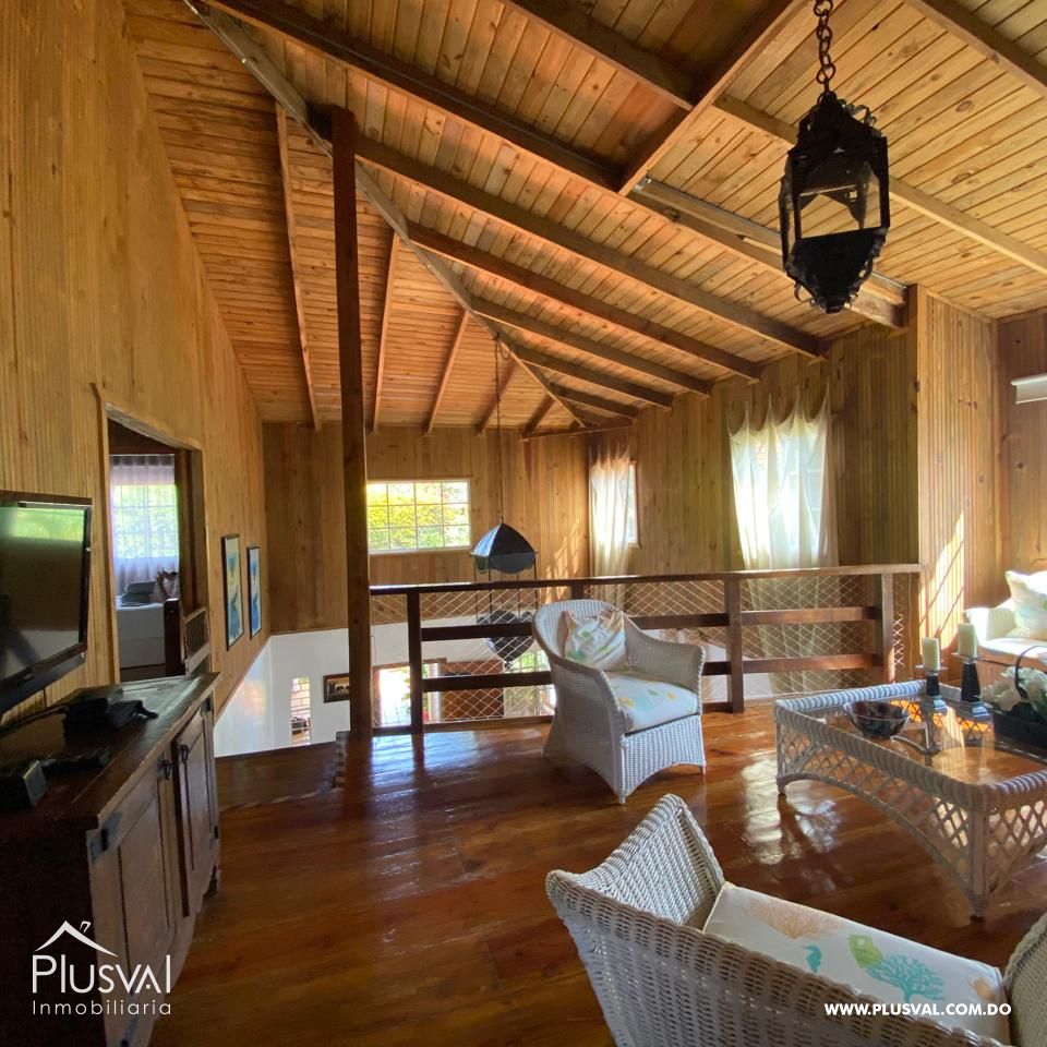 Villa de dos Niveles con Vista a la Montaña 430251