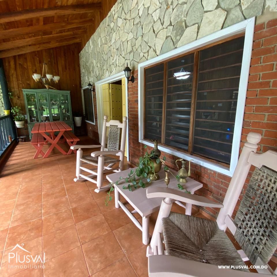 Villa con gran Terreno y piscina en Jarabacoa ideal para la familia o para inversión 424815
