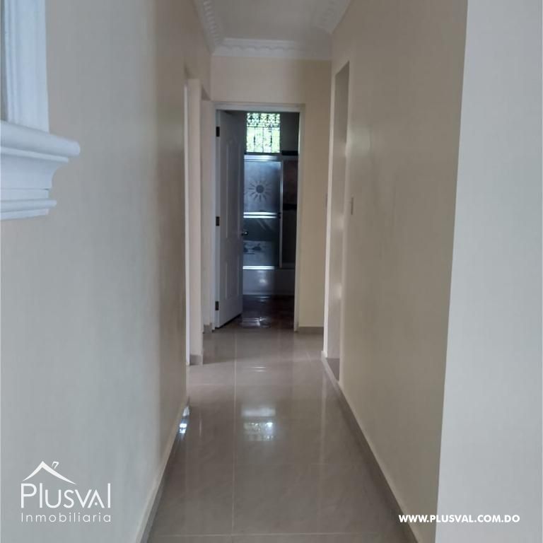 Amplia casa de dos niveles en venta en excelente zona 301974