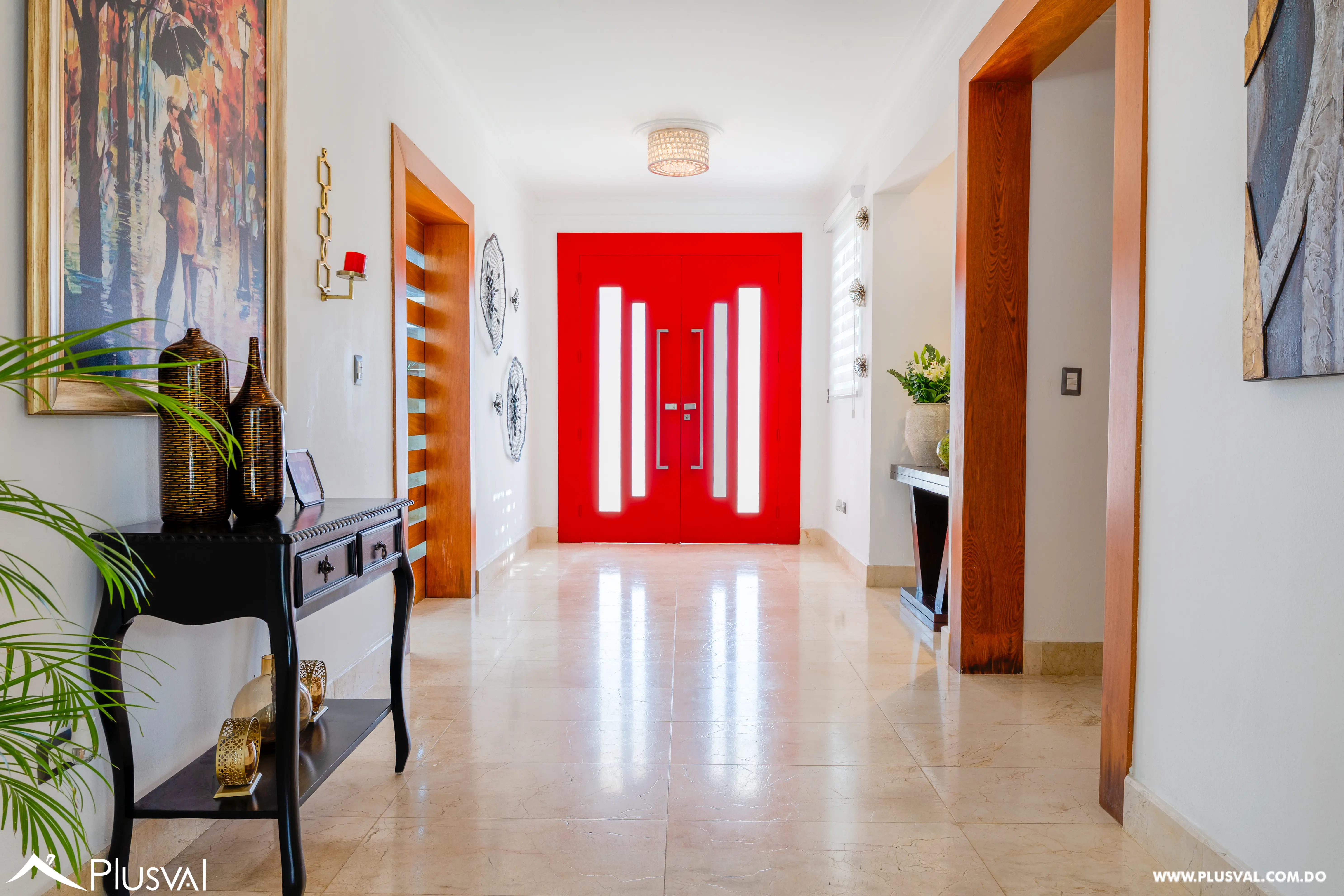 Exclusiva Casa de Dos Niveles en Venta con Piscina y Patio 522151