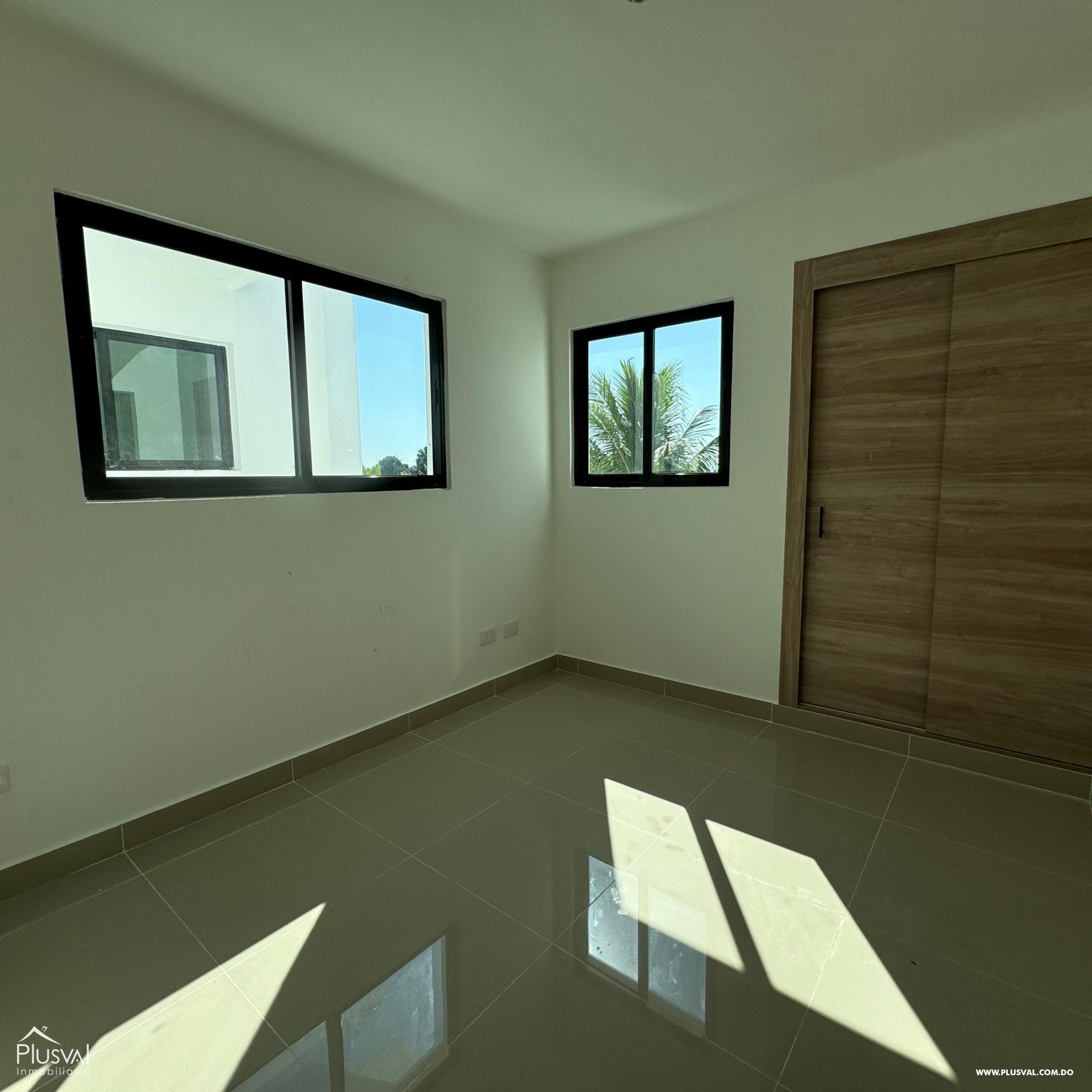 Apartamento próximo a la Carretera Duarte con terraza en el quinto nivel, jacuzzi y habitación adicional 406781